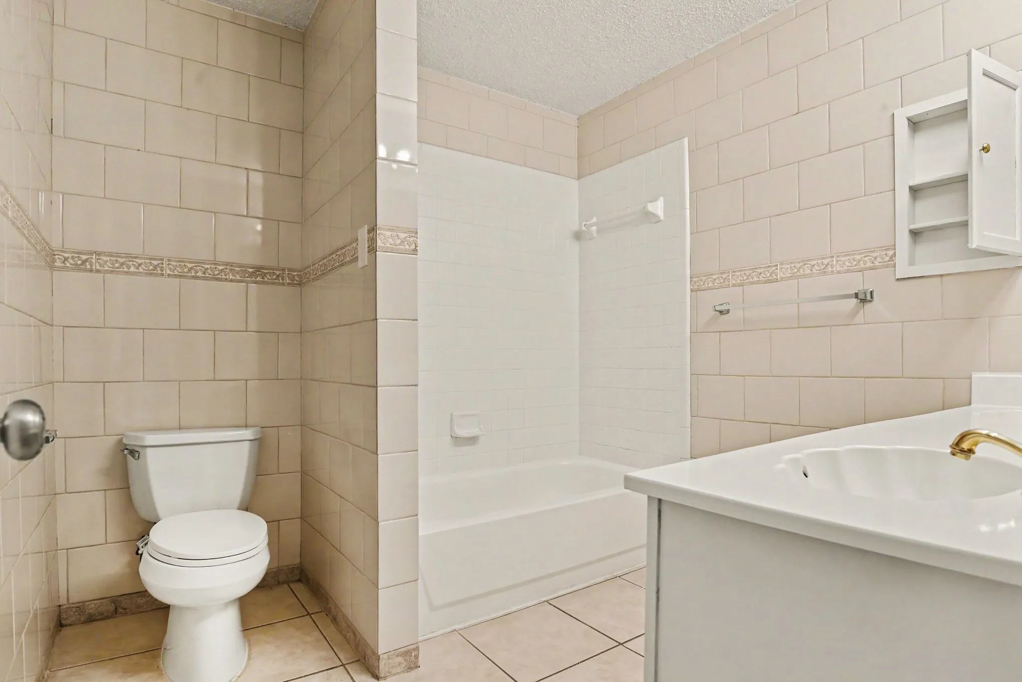 Single Family Residence For Sale in Dallas County , 7107 Grey Dawn Lane, Dallas, Texas 75227, 3 Bedroom, 3 Bathroom, 2 Garage spaces, 2,011 Sqft, built in 1994, mls#21284791, Real Estate Agent in Dallas, Homes For Sale in Dallas county, Homes For Sale in Dallas, Realtor in Dallas Texas, Real Estate Brokerage Independent Realty Texas, Luminita Cordes Realtor