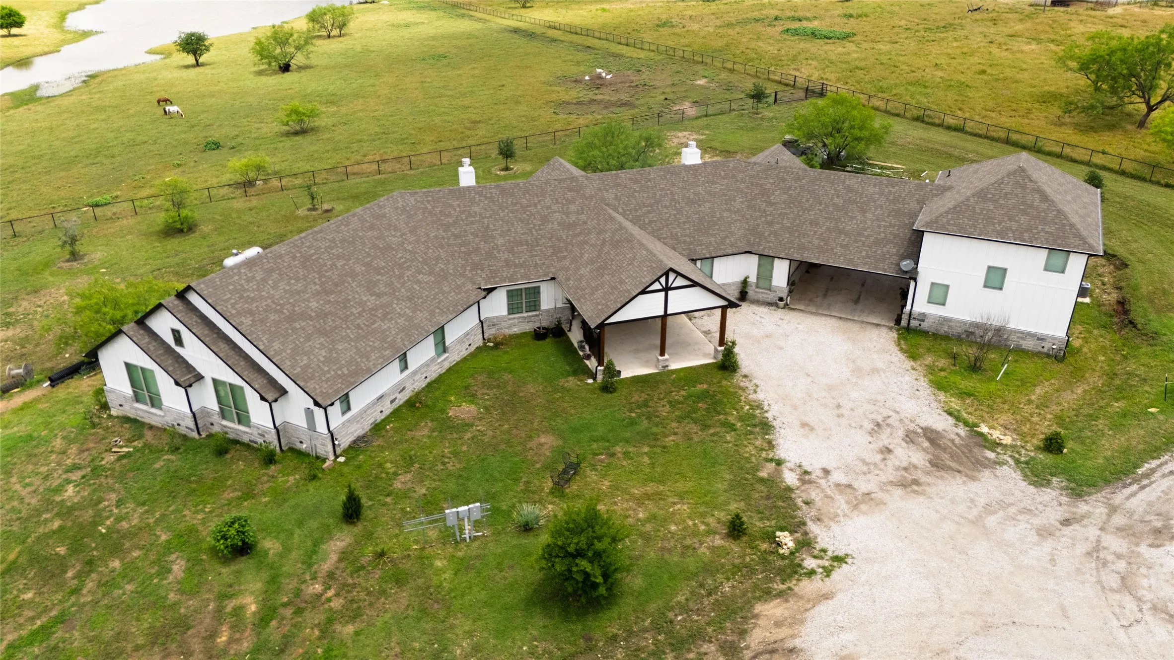 Single Family Residence For Sale in Wise County , 5559 CR 4010, Decatur, Texas 76234, 4 Bedroom, 2 Bathroom, 2 Garage spaces, 4,084 Sqft, built in 2023, Price $1,100,000, mls#21302611, Real Estate Agent in Decatur, Homes For Sale in Wise county, Homes For Sale in Decatur, Realtor in Decatur Texas, Real Estate Brokerage Independent Realty Texas, Luminita Cordes Realtor