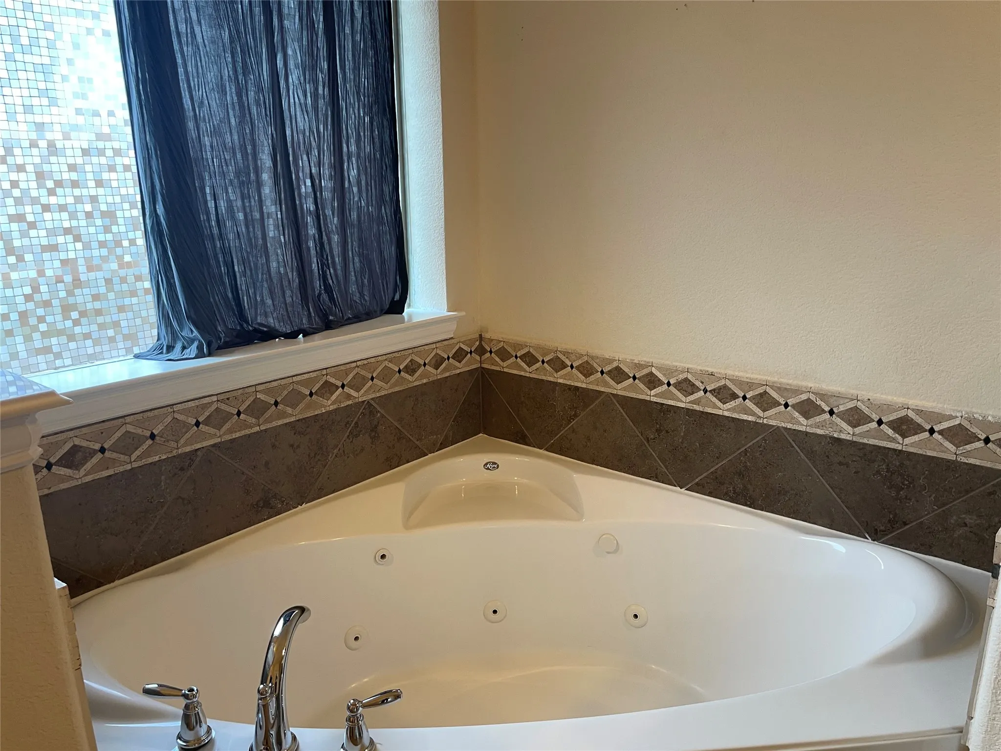 Single Family Residence For Rent in Denton County , 421 Brighton Street, Roanoke, Texas 76262, 4 Bedroom, 3 Bathroom, 2 Garage spaces, 2,676 Sqft, built in 2008, mls#21302528, Real Estate Agent in Roanoke, Homes For Rent in Denton county, Homes For Rent in Roanoke, Realtor in Roanoke Texas, Real Estate Brokerage Independent Realty Texas, Luminita Cordes Realtor