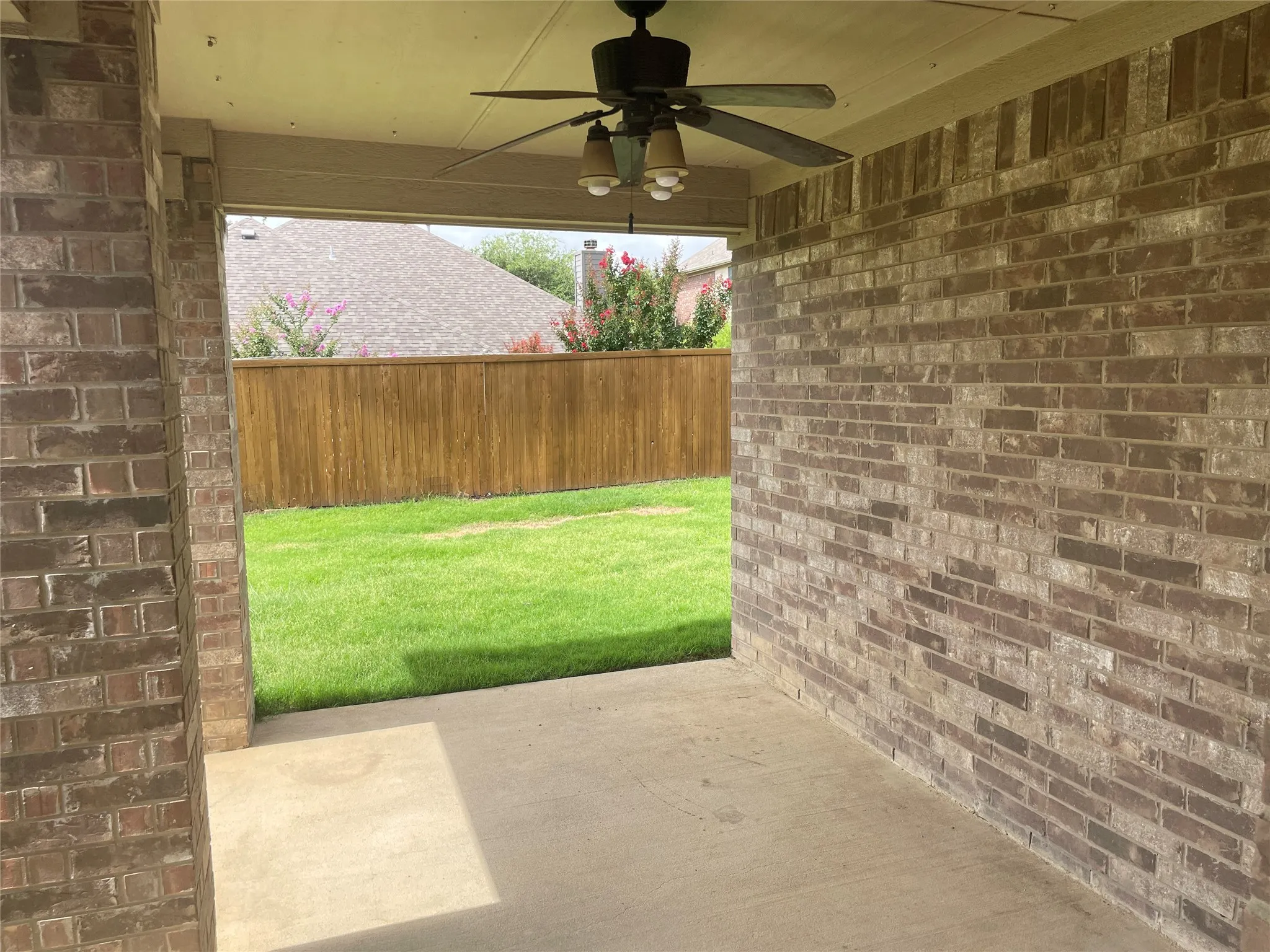 Single Family Residence For Rent in Denton County , 421 Brighton Street, Roanoke, Texas 76262, 4 Bedroom, 3 Bathroom, 2 Garage spaces, 2,676 Sqft, built in 2008, mls#21302528, Real Estate Agent in Roanoke, Homes For Rent in Denton county, Homes For Rent in Roanoke, Realtor in Roanoke Texas, Real Estate Brokerage Independent Realty Texas, Luminita Cordes Realtor
