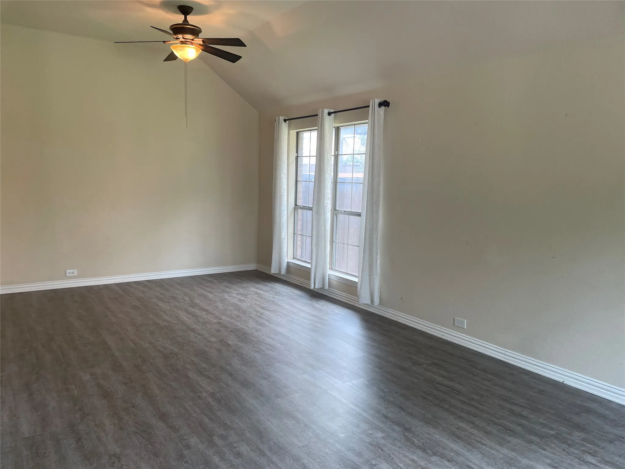 Single Family Residence For Rent in Denton County , 421 Brighton Street, Roanoke, Texas 76262, 4 Bedroom, 3 Bathroom, 2 Garage spaces, 2,676 Sqft, built in 2008, mls#21302528, Real Estate Agent in Roanoke, Homes For Rent in Denton county, Homes For Rent in Roanoke, Realtor in Roanoke Texas, Real Estate Brokerage Independent Realty Texas, Luminita Cordes Realtor