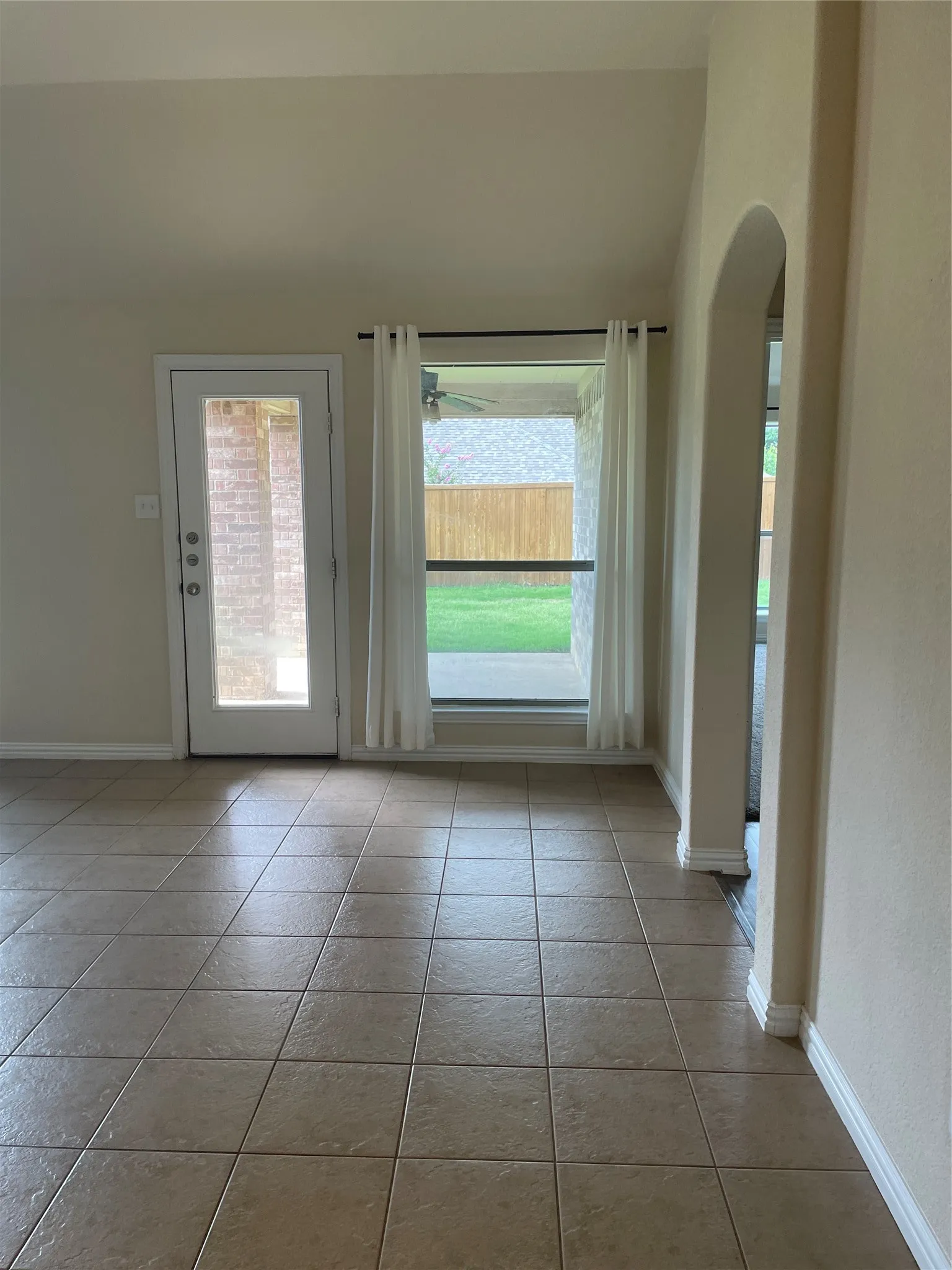 Single Family Residence For Rent in Denton County , 421 Brighton Street, Roanoke, Texas 76262, 4 Bedroom, 3 Bathroom, 2 Garage spaces, 2,676 Sqft, built in 2008, mls#21302528, Real Estate Agent in Roanoke, Homes For Rent in Denton county, Homes For Rent in Roanoke, Realtor in Roanoke Texas, Real Estate Brokerage Independent Realty Texas, Luminita Cordes Realtor