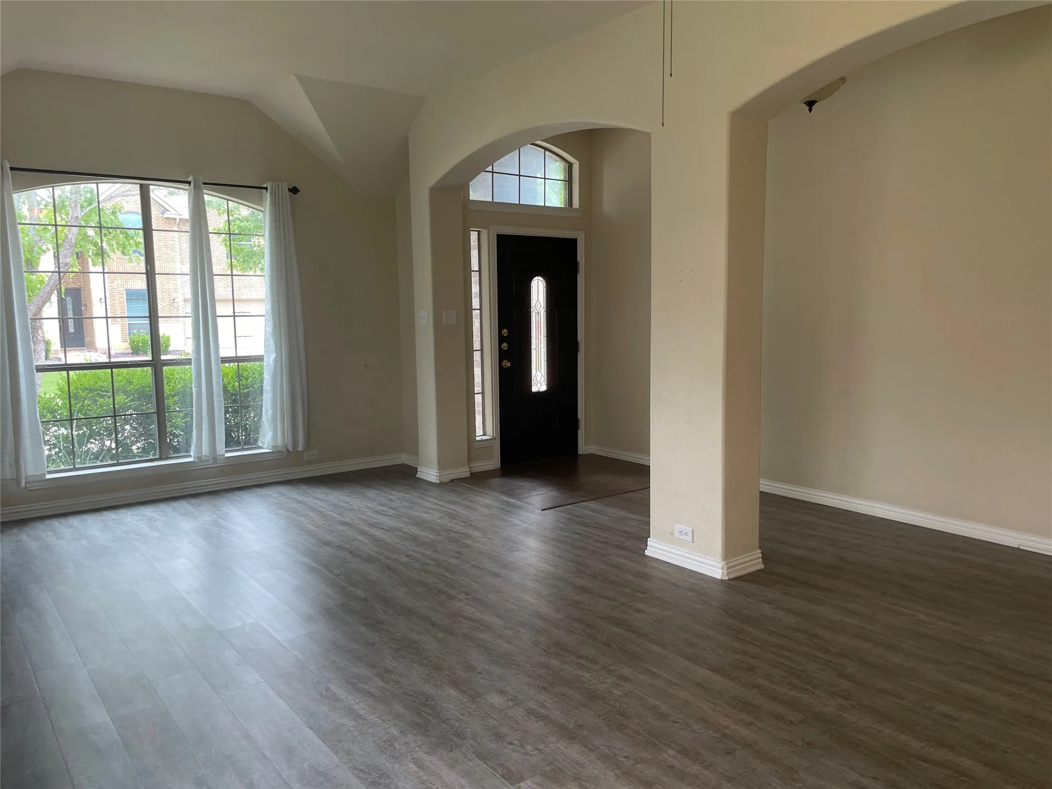 Single Family Residence For Rent in Denton County , 421 Brighton Street, Roanoke, Texas 76262, 4 Bedroom, 3 Bathroom, 2 Garage spaces, 2,676 Sqft, built in 2008, mls#21302528, Real Estate Agent in Roanoke, Homes For Rent in Denton county, Homes For Rent in Roanoke, Realtor in Roanoke Texas, Real Estate Brokerage Independent Realty Texas, Luminita Cordes Realtor