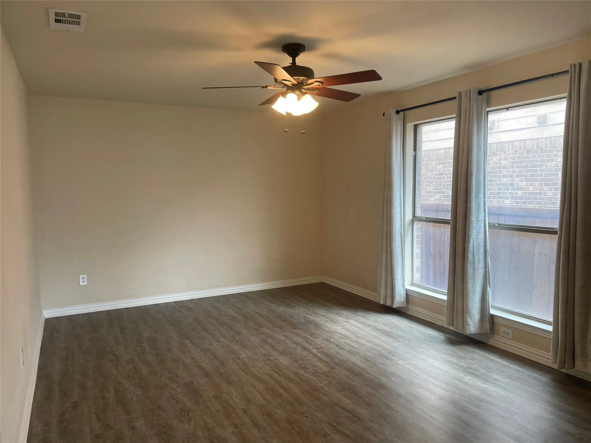 Single Family Residence For Rent in Denton County , 421 Brighton Street, Roanoke, Texas 76262, 4 Bedroom, 3 Bathroom, 2 Garage spaces, 2,676 Sqft, built in 2008, mls#21302528, Real Estate Agent in Roanoke, Homes For Rent in Denton county, Homes For Rent in Roanoke, Realtor in Roanoke Texas, Real Estate Brokerage Independent Realty Texas, Luminita Cordes Realtor