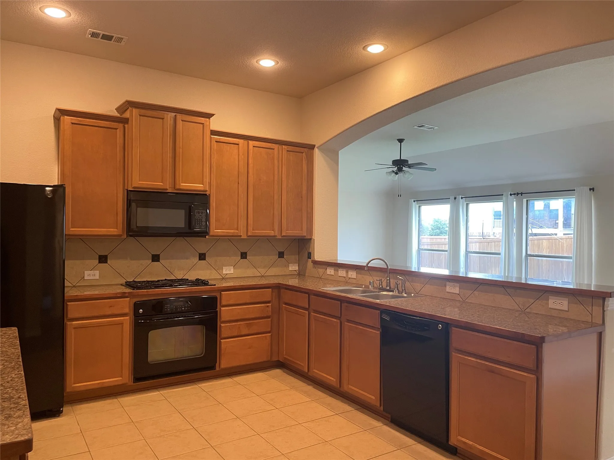 Single Family Residence For Rent in Denton County , 421 Brighton Street, Roanoke, Texas 76262, 4 Bedroom, 3 Bathroom, 2 Garage spaces, 2,676 Sqft, built in 2008, mls#21302528, Real Estate Agent in Roanoke, Homes For Rent in Denton county, Homes For Rent in Roanoke, Realtor in Roanoke Texas, Real Estate Brokerage Independent Realty Texas, Luminita Cordes Realtor