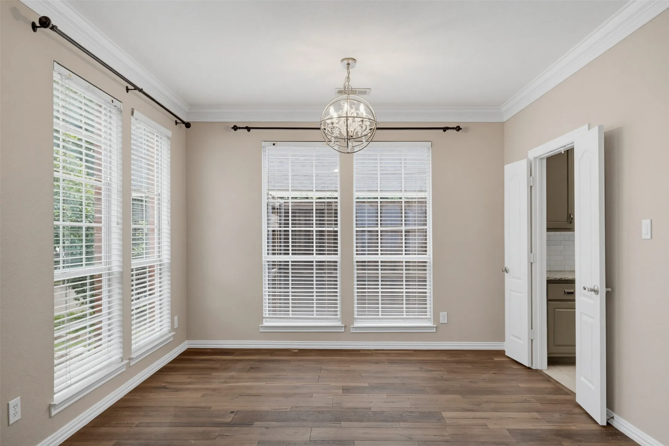 Single Family Residence For Sale in Denton County , 2421 Hunters Run, Flower Mound, Texas 75028, 4 Bedroom, 3 Bathroom, 2 Garage spaces, 2,698 Sqft, built in 1994, mls#21302013, Real Estate Agent in Flower Mound, Homes For Sale in Denton county, Homes For Sale in Flower Mound, Realtor in Flower Mound Texas, Real Estate Brokerage Independent Realty Texas, Luminita Cordes Realtor