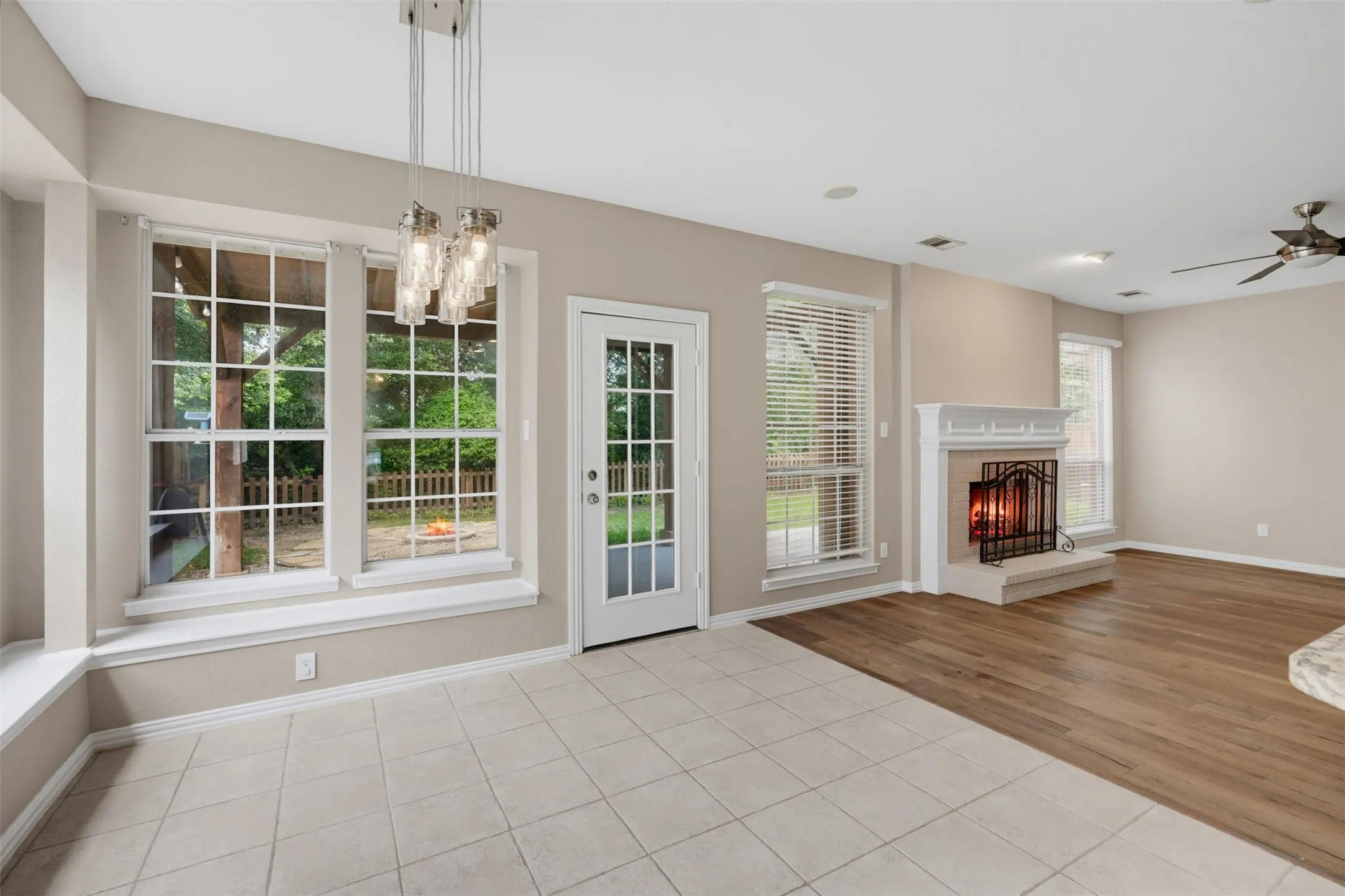 Single Family Residence For Sale in Denton County , 2421 Hunters Run, Flower Mound, Texas 75028, 4 Bedroom, 3 Bathroom, 2 Garage spaces, 2,698 Sqft, built in 1994, mls#21302013, Real Estate Agent in Flower Mound, Homes For Sale in Denton county, Homes For Sale in Flower Mound, Realtor in Flower Mound Texas, Real Estate Brokerage Independent Realty Texas, Luminita Cordes Realtor