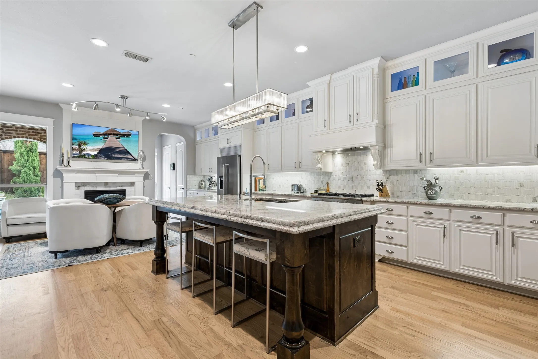 Single Family Residence For Sale in Denton County , 7202 Greystone Lane, Frisco, Texas 75034, 5 Bedroom, 6 Bathroom, 3 Garage spaces, 5,257 Sqft, built in 2013, mls#21302602, Real Estate Agent in Frisco, Homes For Sale in Denton county, Homes For Sale in Frisco, Realtor in Frisco Texas, Real Estate Brokerage Independent Realty Texas, Luminita Cordes Realtor