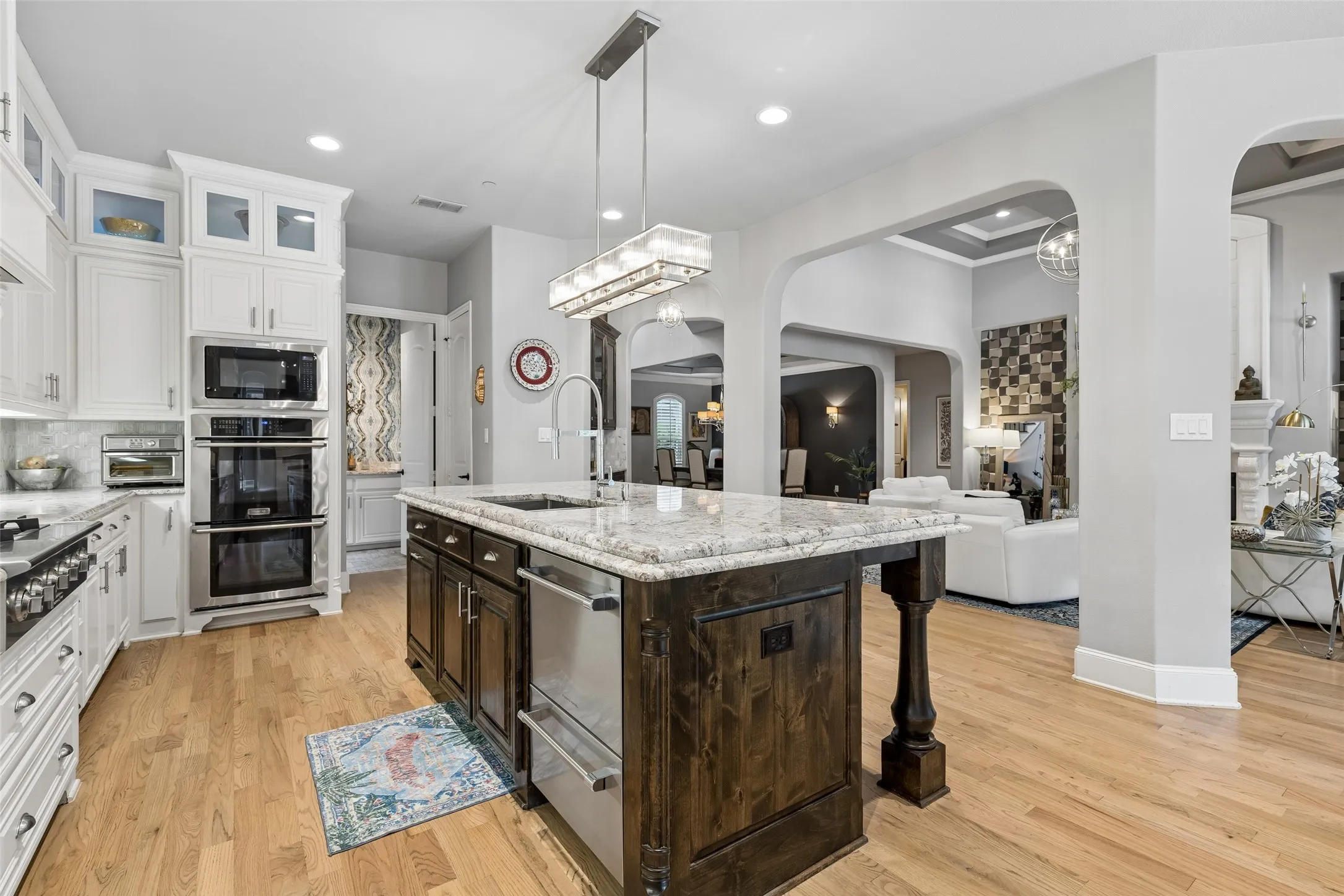 Single Family Residence For Sale in Denton County , 7202 Greystone Lane, Frisco, Texas 75034, 5 Bedroom, 6 Bathroom, 3 Garage spaces, 5,257 Sqft, built in 2013, mls#21302602, Real Estate Agent in Frisco, Homes For Sale in Denton county, Homes For Sale in Frisco, Realtor in Frisco Texas, Real Estate Brokerage Independent Realty Texas, Luminita Cordes Realtor
