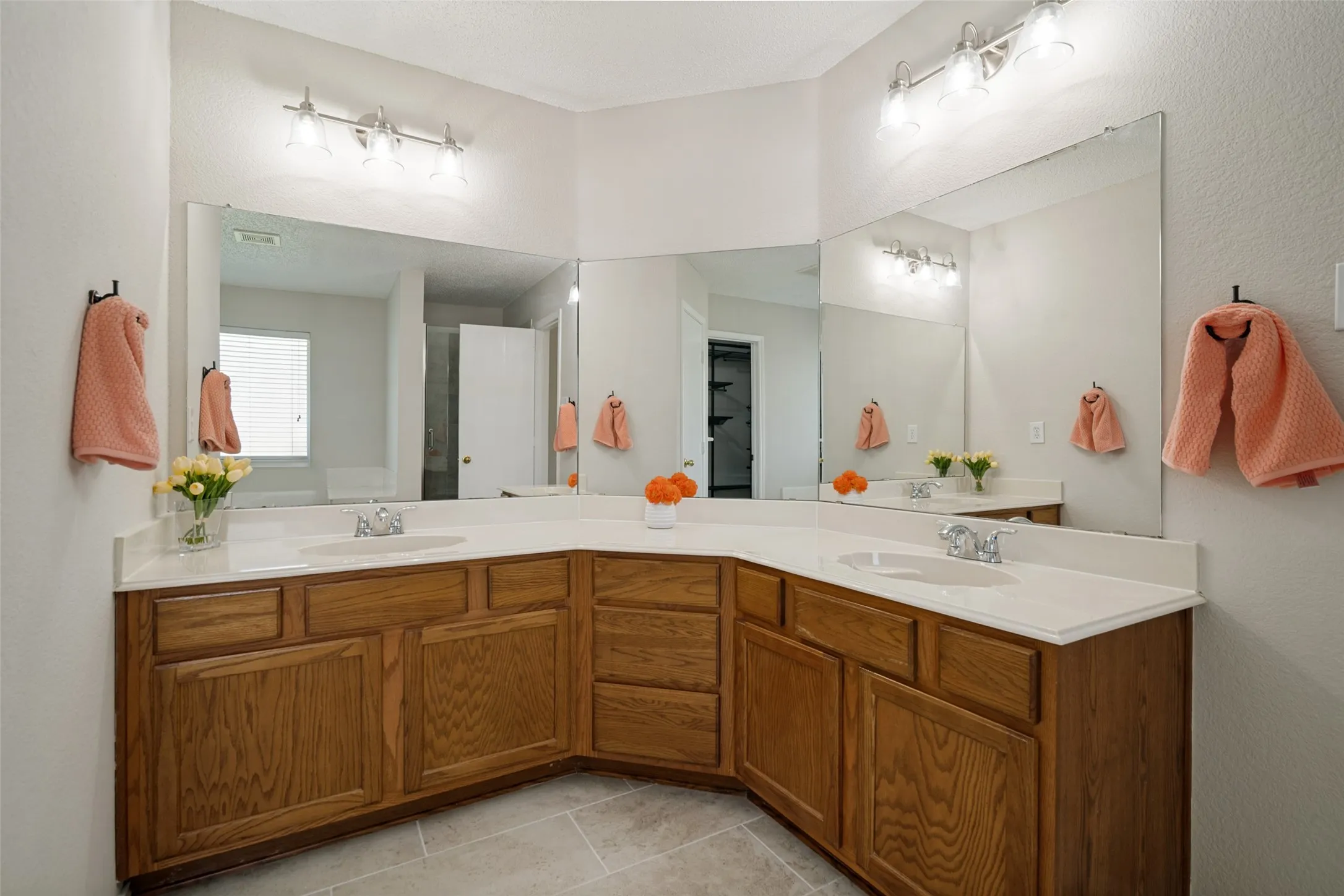 Single Family Residence For Sale in Dallas County , 7017 Travelers Crossing, Rowlett, Texas 75089, 3 Bedroom, 2 Bathroom, 2 Garage spaces, 2,285 Sqft, built in 2003, mls#21302700, Real Estate Agent in Rowlett, Homes For Sale in Dallas county, Homes For Sale in Rowlett, Realtor in Rowlett Texas, Real Estate Brokerage Independent Realty Texas, Luminita Cordes Realtor