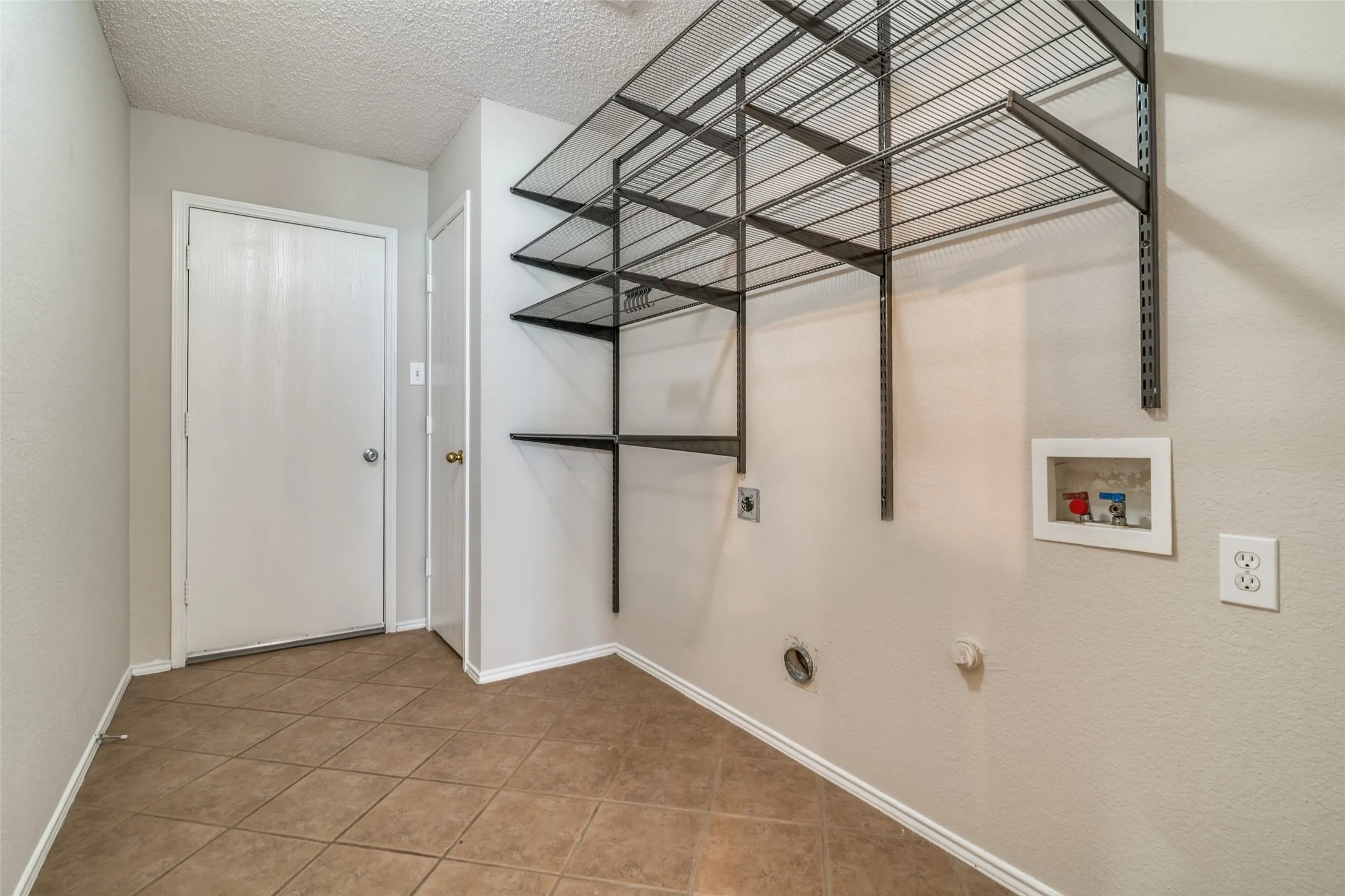 Oversize laundry room with closet