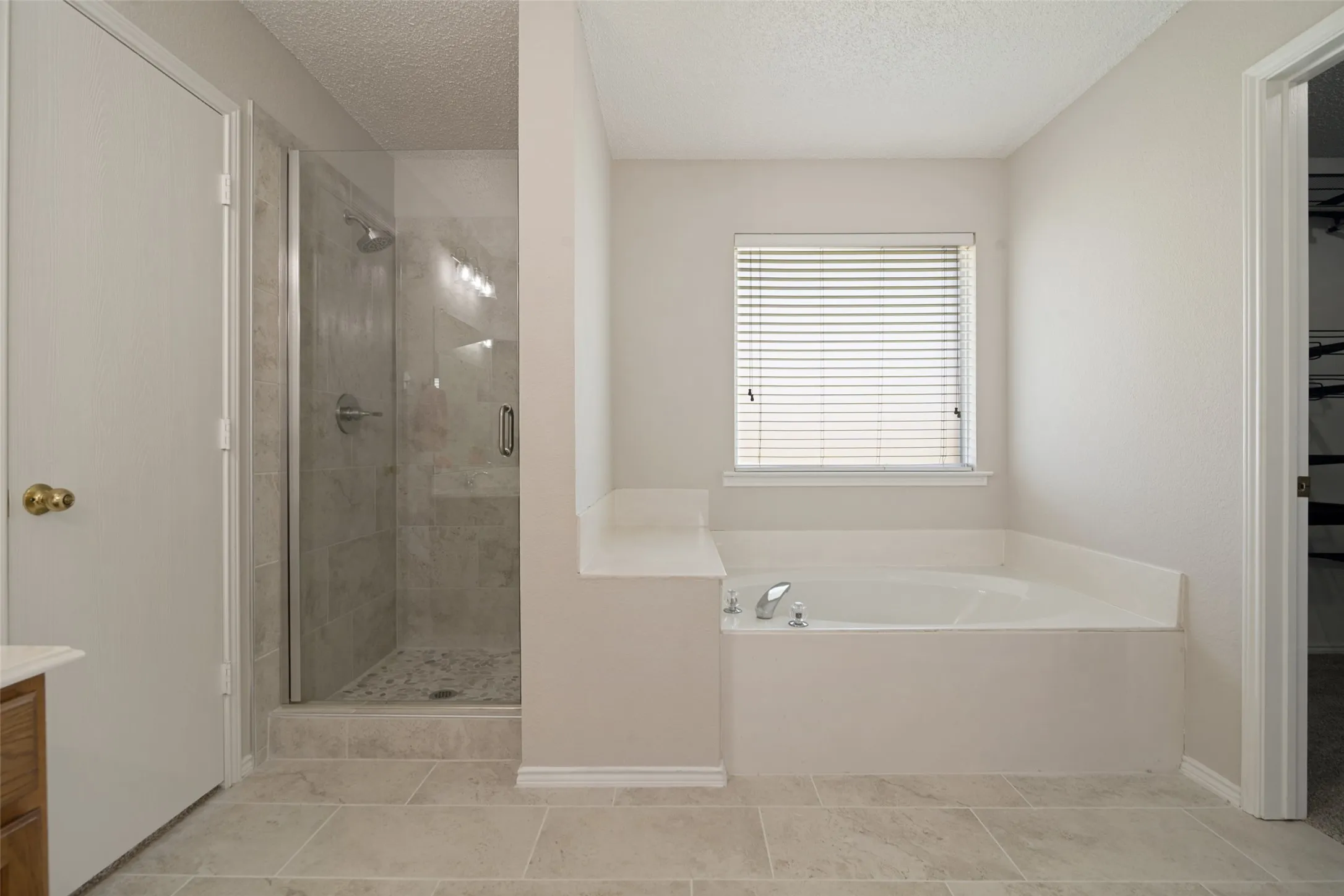 Single Family Residence For Sale in Dallas County , 7017 Travelers Crossing, Rowlett, Texas 75089, 3 Bedroom, 2 Bathroom, 2 Garage spaces, 2,285 Sqft, built in 2003, mls#21302700, Real Estate Agent in Rowlett, Homes For Sale in Dallas county, Homes For Sale in Rowlett, Realtor in Rowlett Texas, Real Estate Brokerage Independent Realty Texas, Luminita Cordes Realtor