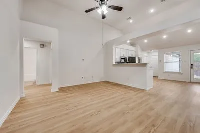 Single Family Residence For Rent in Denton County , 205 Tonto Street, Aubrey, Texas 76227, 3 Bedroom, 2 Bathroom, 2 Garage spaces, 1,207 Sqft, built in 2008, mls#21280978, Real Estate Agent in Aubrey, Homes For Rent in Denton county, Homes For Rent in Aubrey, Realtor in Aubrey Texas, Real Estate Brokerage Independent Realty Texas, Luminita Cordes Realtor