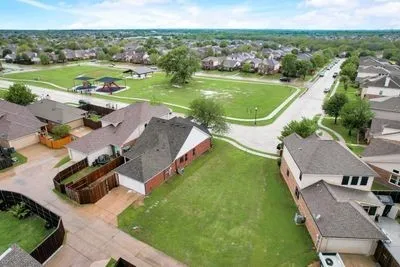 Single Family Residence For Rent in Denton County , 205 Tonto Street, Aubrey, Texas 76227, 3 Bedroom, 2 Bathroom, 2 Garage spaces, 1,207 Sqft, built in 2008, mls#21280978, Real Estate Agent in Aubrey, Homes For Rent in Denton county, Homes For Rent in Aubrey, Realtor in Aubrey Texas, Real Estate Brokerage Independent Realty Texas, Luminita Cordes Realtor