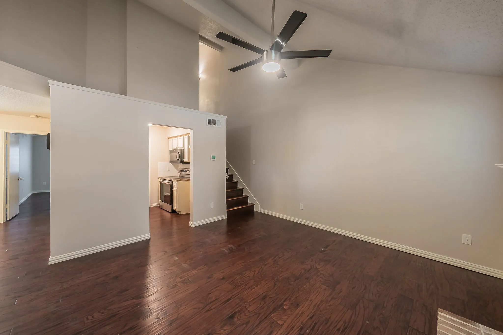 Duplex For Rent in Tarrant County , 6402 Valleybrooke Court, Arlington, Texas 76001, 3 Bedroom, 2 Bathroom, Garage spaces, 1,243 Sqft, built in 1987, mls#21302687, Real Estate Agent in Arlington, Homes For Rent in Tarrant county, Homes For Rent in Arlington, Realtor in Arlington Texas, Real Estate Brokerage Independent Realty Texas, Luminita Cordes Realtor
