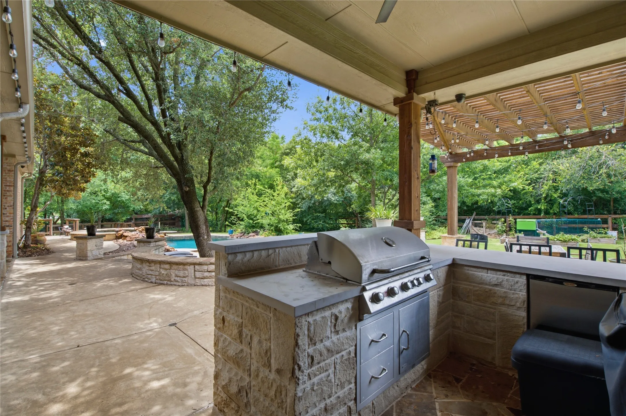 Single Family Residence For Sale in Denton County , 8229 Steeplechase Circle, Argyle, Texas 76226, 6 Bedroom, 4 Bathroom, 3 Garage spaces, 3,970 Sqft, built in 1999, mls#21302746, Real Estate Agent in Argyle, Homes For Sale in Denton county, Homes For Sale in Argyle, Realtor in Argyle Texas, Real Estate Brokerage Independent Realty Texas, Luminita Cordes Realtor