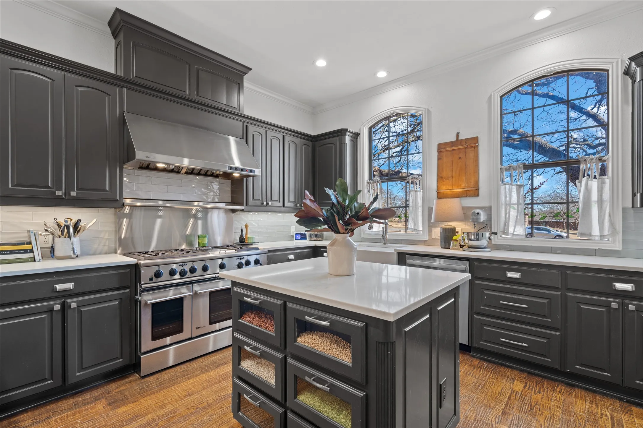 Single Family Residence For Sale in Denton County , 8229 Steeplechase Circle, Argyle, Texas 76226, 6 Bedroom, 4 Bathroom, 3 Garage spaces, 3,970 Sqft, built in 1999, mls#21302746, Real Estate Agent in Argyle, Homes For Sale in Denton county, Homes For Sale in Argyle, Realtor in Argyle Texas, Real Estate Brokerage Independent Realty Texas, Luminita Cordes Realtor