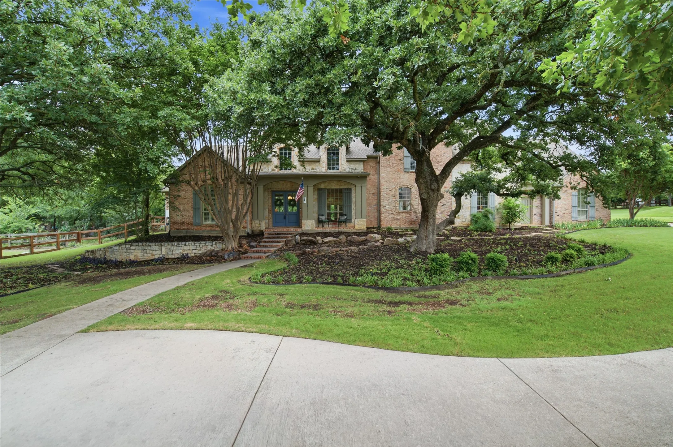 Single Family Residence For Sale in Denton County , 8229 Steeplechase Circle, Argyle, Texas 76226, 6 Bedroom, 4 Bathroom, 3 Garage spaces, 3,970 Sqft, built in 1999, mls#21302746, Real Estate Agent in Argyle, Homes For Sale in Denton county, Homes For Sale in Argyle, Realtor in Argyle Texas, Real Estate Brokerage Independent Realty Texas, Luminita Cordes Realtor