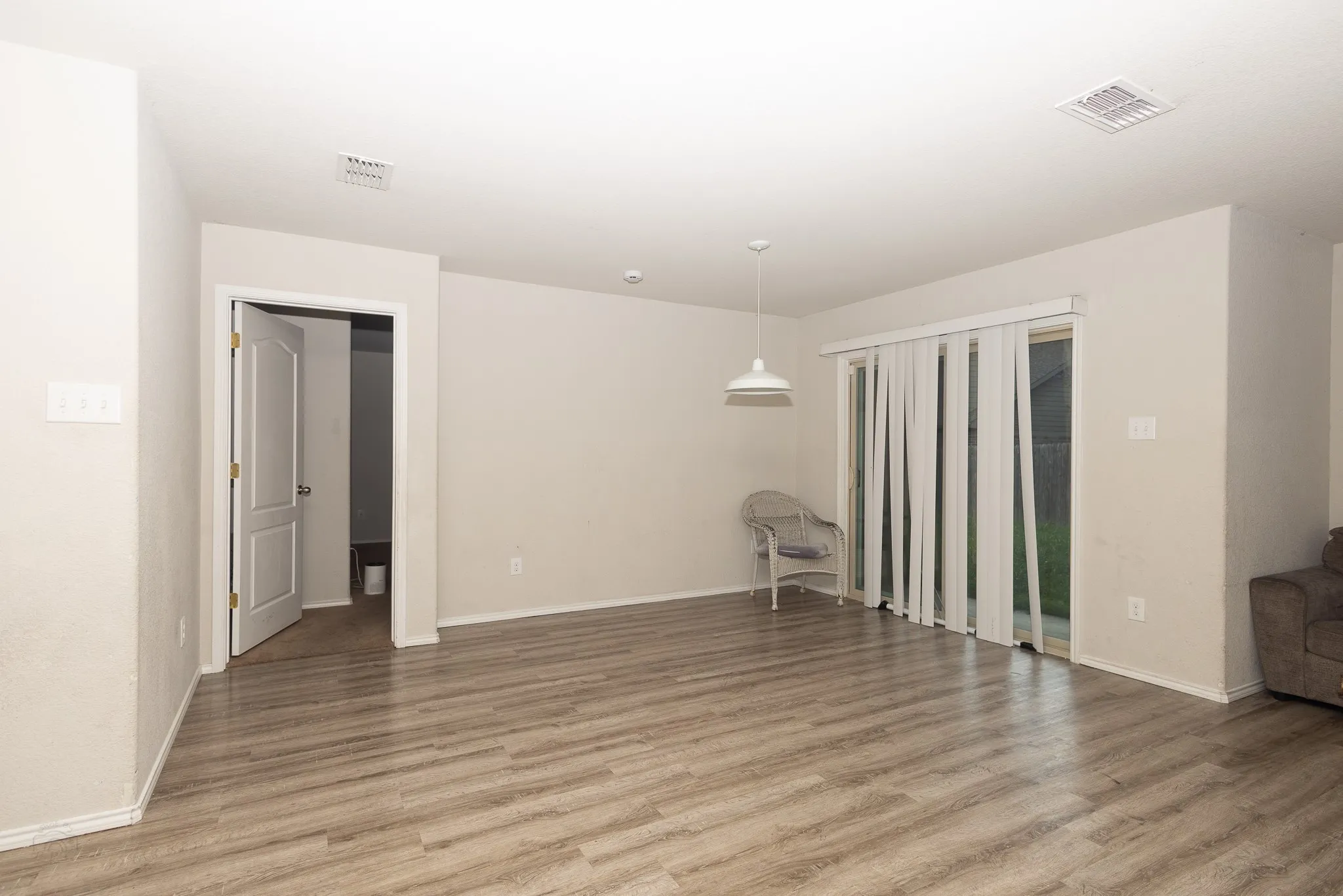Single Family Residence For Sale in Tarrant County , 6249 Topsail Drive, Fort Worth, Texas 76179, 3 Bedroom, 2 Bathroom, 2 Garage spaces, 1,949 Sqft, built in 2017, mls#21295610, Real Estate Agent in Fort Worth, Homes For Sale in Tarrant county, Homes For Sale in Fort Worth, Realtor in Fort Worth Texas, Real Estate Brokerage Independent Realty Texas, Luminita Cordes Realtor
