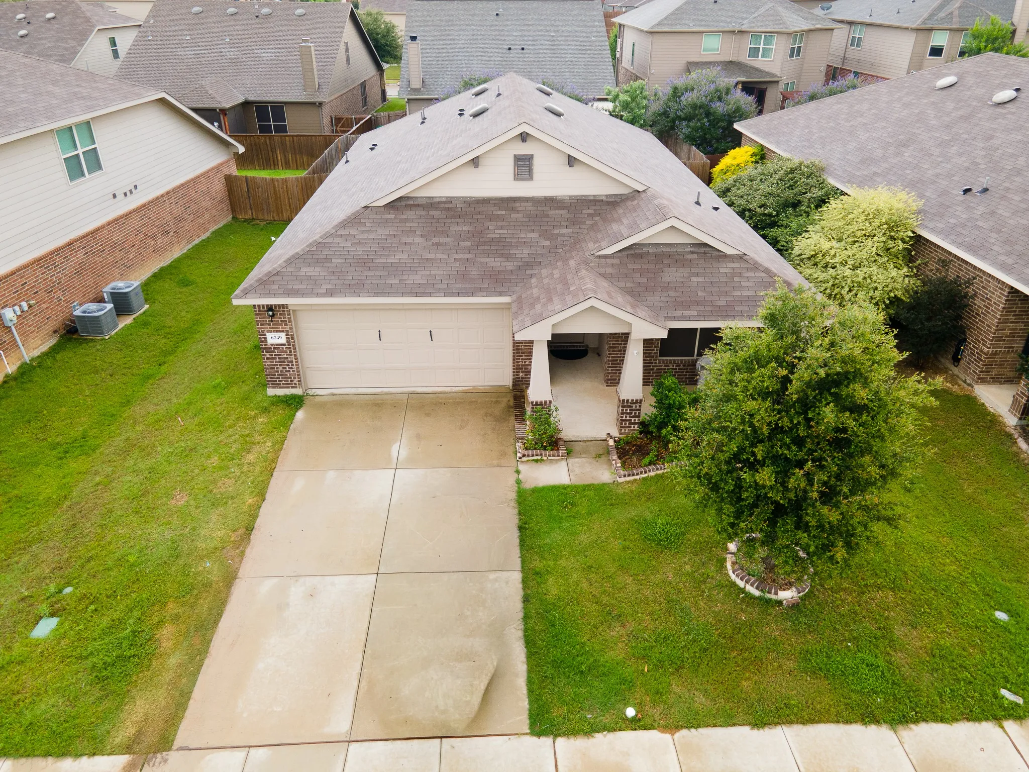Single Family Residence For Sale in Tarrant County , 6249 Topsail Drive, Fort Worth, Texas 76179, 3 Bedroom, 2 Bathroom, 2 Garage spaces, 1,949 Sqft, built in 2017, mls#21295610, Real Estate Agent in Fort Worth, Homes For Sale in Tarrant county, Homes For Sale in Fort Worth, Realtor in Fort Worth Texas, Real Estate Brokerage Independent Realty Texas, Luminita Cordes Realtor