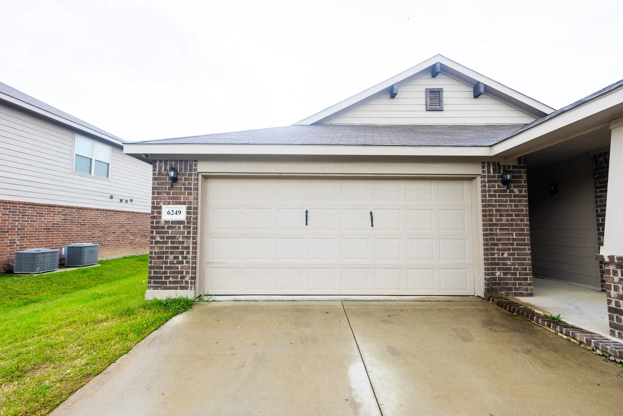 Single Family Residence For Sale in Tarrant County , 6249 Topsail Drive, Fort Worth, Texas 76179, 3 Bedroom, 2 Bathroom, 2 Garage spaces, 1,949 Sqft, built in 2017, mls#21295610, Real Estate Agent in Fort Worth, Homes For Sale in Tarrant county, Homes For Sale in Fort Worth, Realtor in Fort Worth Texas, Real Estate Brokerage Independent Realty Texas, Luminita Cordes Realtor