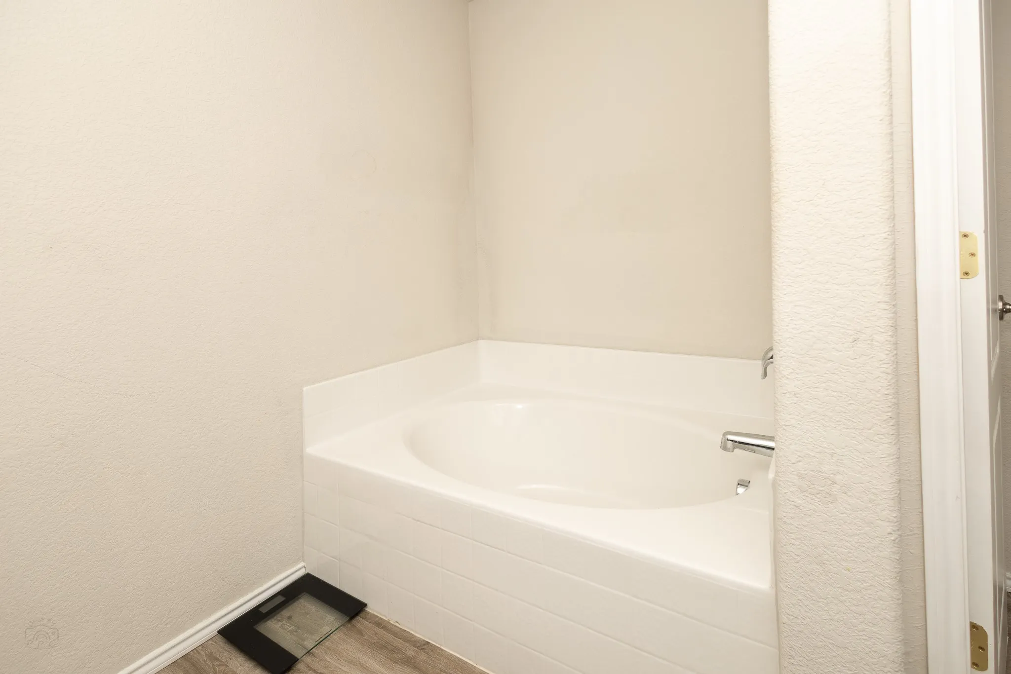 Single Family Residence For Sale in Tarrant County , 6249 Topsail Drive, Fort Worth, Texas 76179, 3 Bedroom, 2 Bathroom, 2 Garage spaces, 1,949 Sqft, built in 2017, mls#21295610, Real Estate Agent in Fort Worth, Homes For Sale in Tarrant county, Homes For Sale in Fort Worth, Realtor in Fort Worth Texas, Real Estate Brokerage Independent Realty Texas, Luminita Cordes Realtor