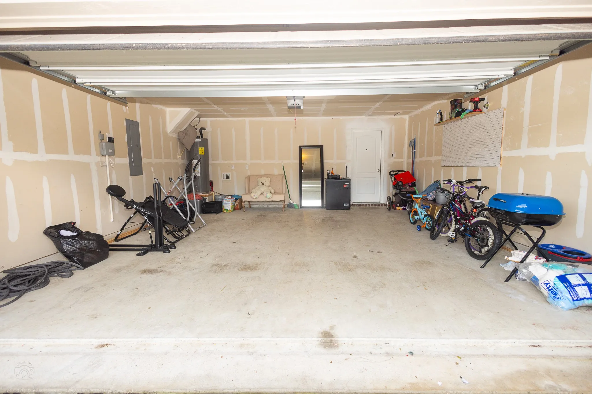 Single Family Residence For Sale in Tarrant County , 6249 Topsail Drive, Fort Worth, Texas 76179, 3 Bedroom, 2 Bathroom, 2 Garage spaces, 1,949 Sqft, built in 2017, mls#21295610, Real Estate Agent in Fort Worth, Homes For Sale in Tarrant county, Homes For Sale in Fort Worth, Realtor in Fort Worth Texas, Real Estate Brokerage Independent Realty Texas, Luminita Cordes Realtor