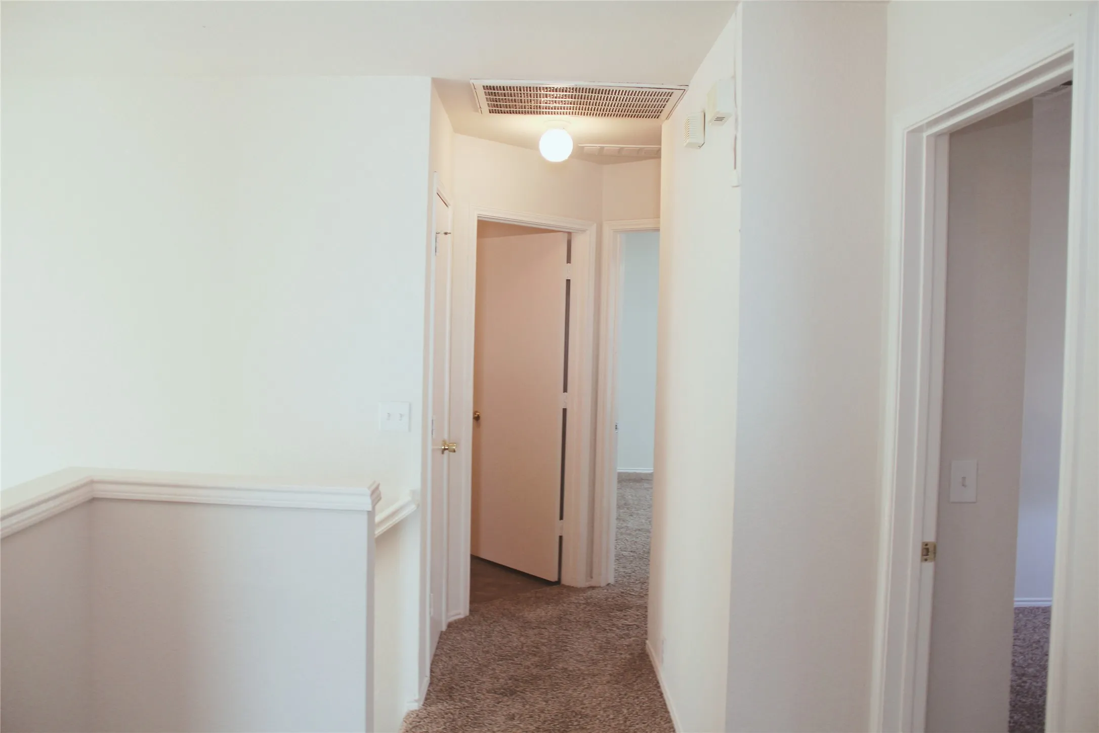 Single Family Residence For Rent in Tarrant County , 1825 Crested Butte Drive, Fort Worth, Texas 76131, 4 Bedroom, 3 Bathroom, 2 Garage spaces, 2,075 Sqft, built in 2004, mls#21302050, Real Estate Agent in Fort Worth, Homes For Rent in Tarrant county, Homes For Rent in Fort Worth, Realtor in Fort Worth Texas, Real Estate Brokerage Independent Realty Texas, Luminita Cordes Realtor