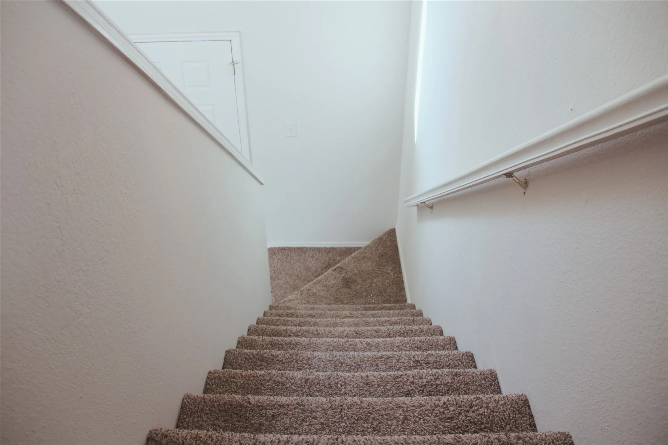 Single Family Residence For Rent in Tarrant County , 1825 Crested Butte Drive, Fort Worth, Texas 76131, 4 Bedroom, 3 Bathroom, 2 Garage spaces, 2,075 Sqft, built in 2004, mls#21302050, Real Estate Agent in Fort Worth, Homes For Rent in Tarrant county, Homes For Rent in Fort Worth, Realtor in Fort Worth Texas, Real Estate Brokerage Independent Realty Texas, Luminita Cordes Realtor