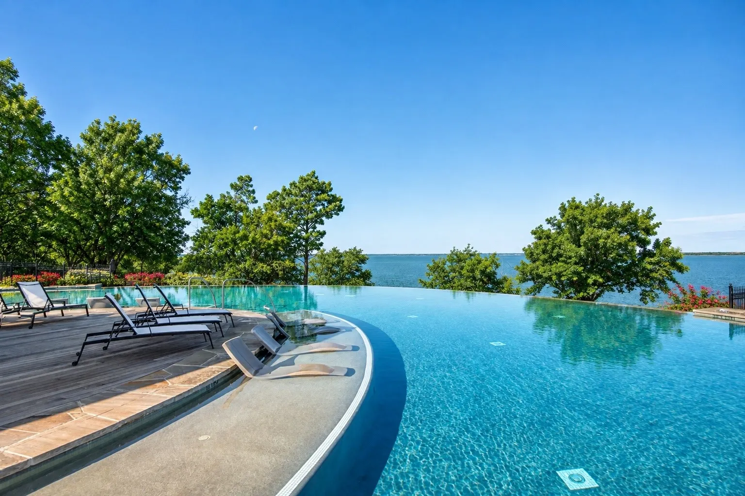 Enjoy all the amenities The Tribute has to offer.