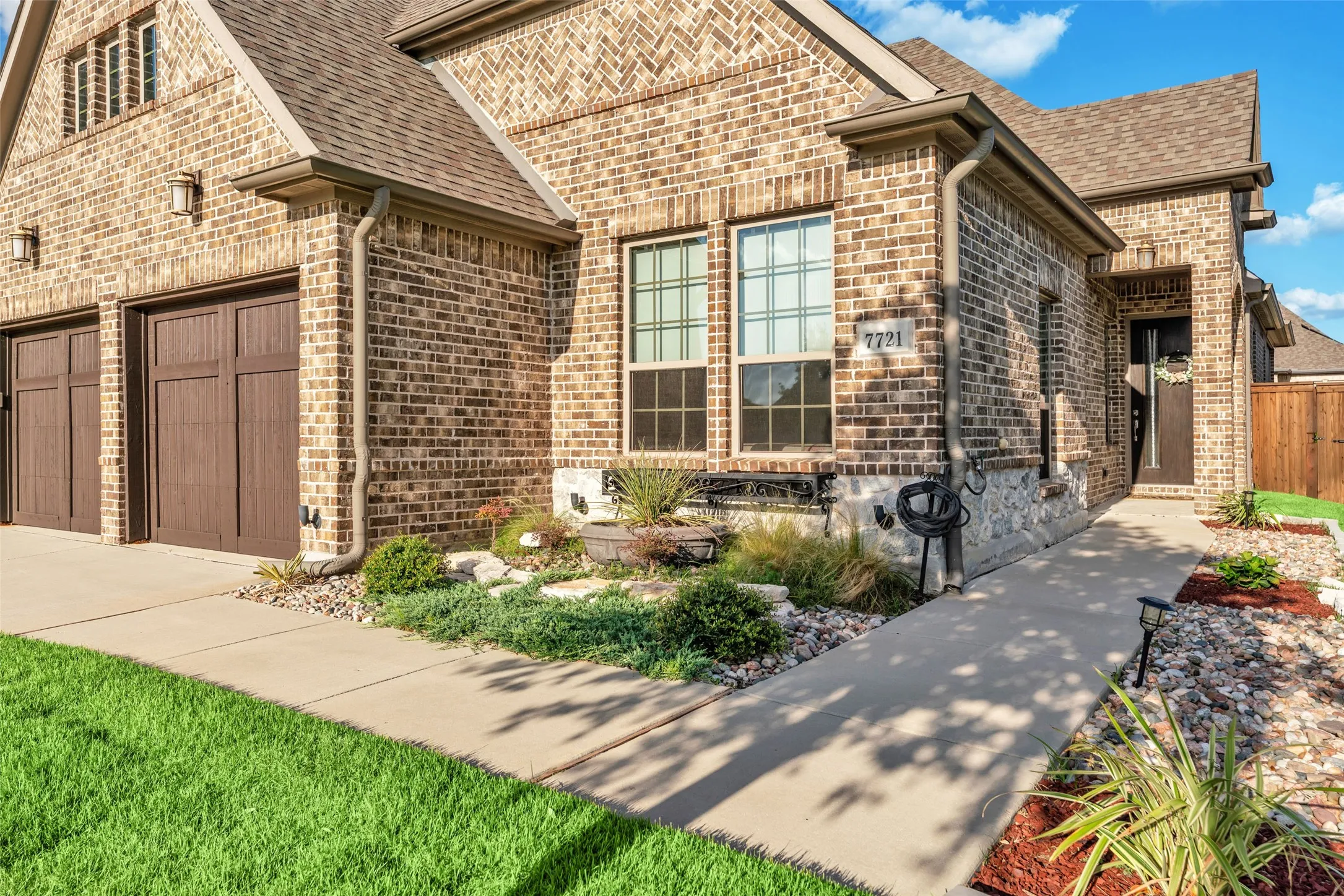 Single Family Residence For Sale in Denton County , 7721 Haddington, The Colony, Texas 75056, 3 Bedroom, 2 Bathroom, 2 Garage spaces, 1,965 Sqft, built in 2018, mls#21300575, Real Estate Agent in The Colony, Homes For Sale in Denton county, Homes For Sale in The Colony, Realtor in The Colony Texas, Real Estate Brokerage Independent Realty Texas, Luminita Cordes Realtor