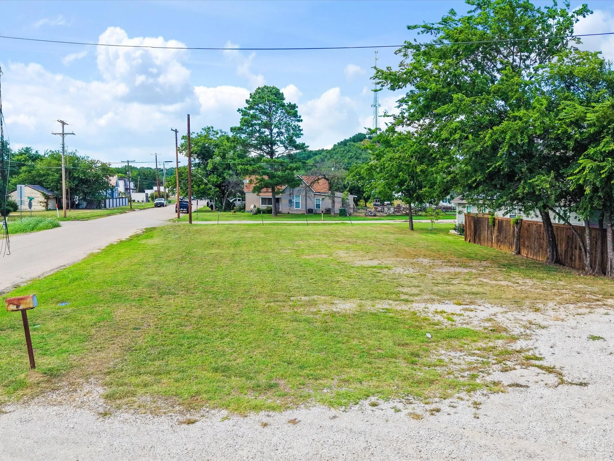 Improved Land For Sale in Palo Pinto County , 1000 SE 3rd Street, Mineral Wells, Texas 76067, 0, 0, Garage spaces, 0 Sqft, built in 0, Price $35,000, mls#21302772, Real Estate Agent in Mineral Wells, Homes For Sale in Palo Pinto county, Homes For Sale in Mineral Wells, Realtor in Mineral Wells Texas, Real Estate Brokerage Independent Realty Texas, Luminita Cordes Realtor