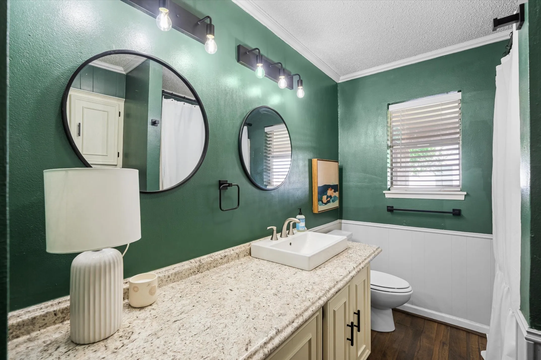 Single Family Residence For Sale in Van Zandt County , 151 W College Street, Canton, Texas 75103, 2 Bedroom, 2 Bathroom, Garage spaces, 1,095 Sqft, built in 1973, mls#21301894, Real Estate Agent in Canton, Homes For Sale in Van Zandt county, Homes For Sale in Canton, Realtor in Canton Texas, Real Estate Brokerage Independent Realty Texas, Luminita Cordes Realtor