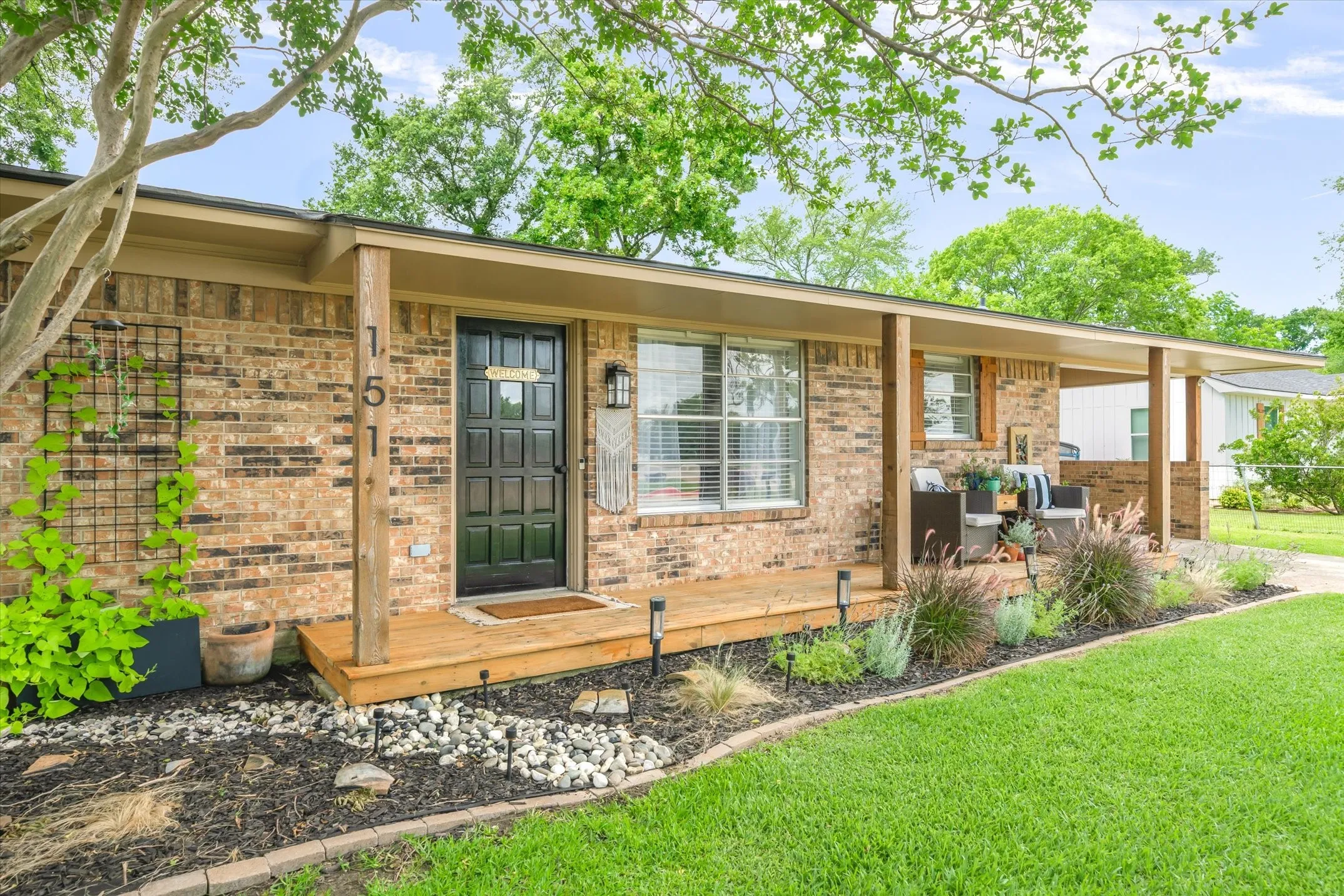 Single Family Residence For Sale in Van Zandt County , 151 W College Street, Canton, Texas 75103, 2 Bedroom, 2 Bathroom, Garage spaces, 1,095 Sqft, built in 1973, mls#21301894, Real Estate Agent in Canton, Homes For Sale in Van Zandt county, Homes For Sale in Canton, Realtor in Canton Texas, Real Estate Brokerage Independent Realty Texas, Luminita Cordes Realtor