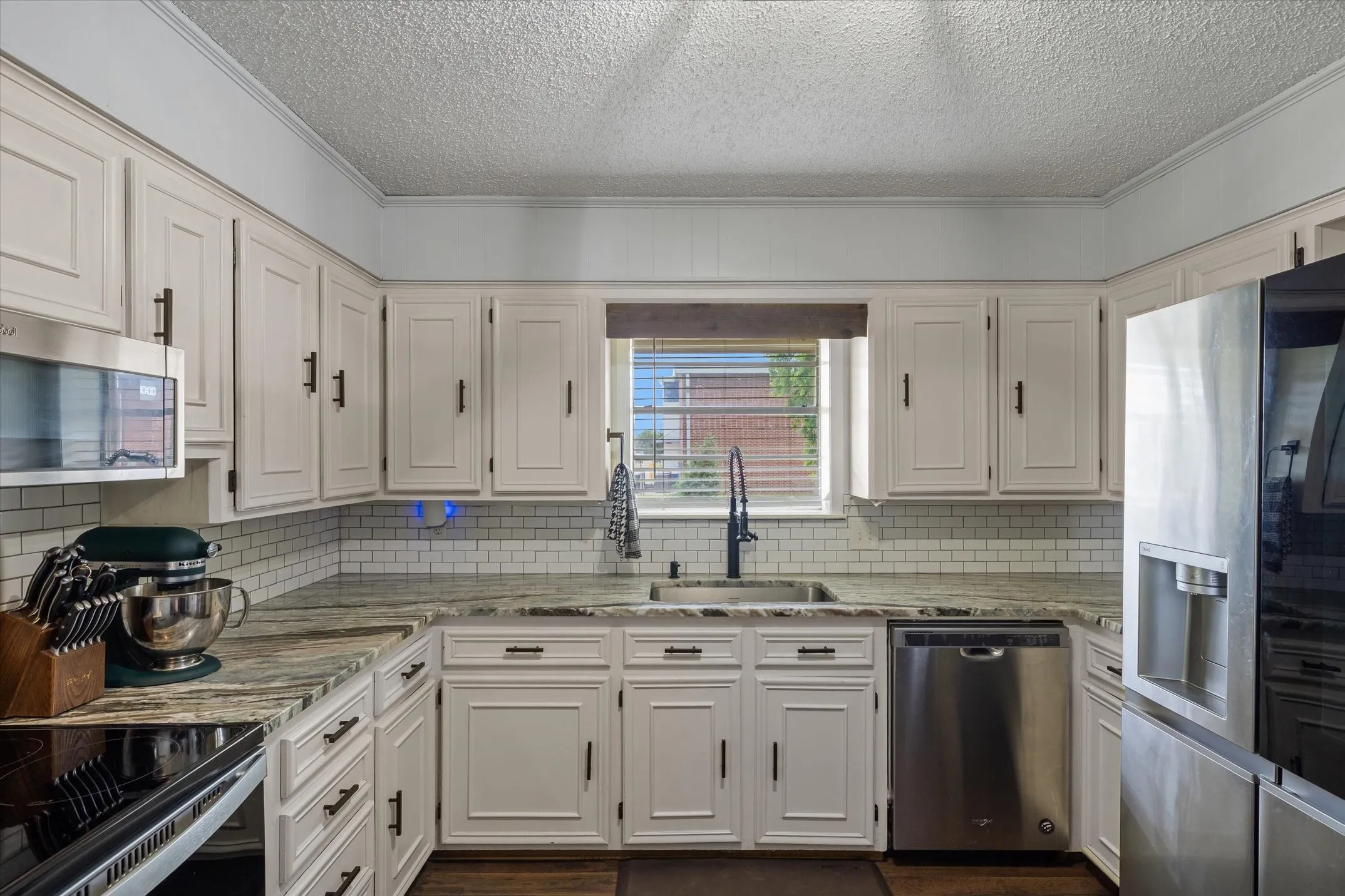 Single Family Residence For Sale in Van Zandt County , 151 W College Street, Canton, Texas 75103, 2 Bedroom, 2 Bathroom, Garage spaces, 1,095 Sqft, built in 1973, mls#21301894, Real Estate Agent in Canton, Homes For Sale in Van Zandt county, Homes For Sale in Canton, Realtor in Canton Texas, Real Estate Brokerage Independent Realty Texas, Luminita Cordes Realtor