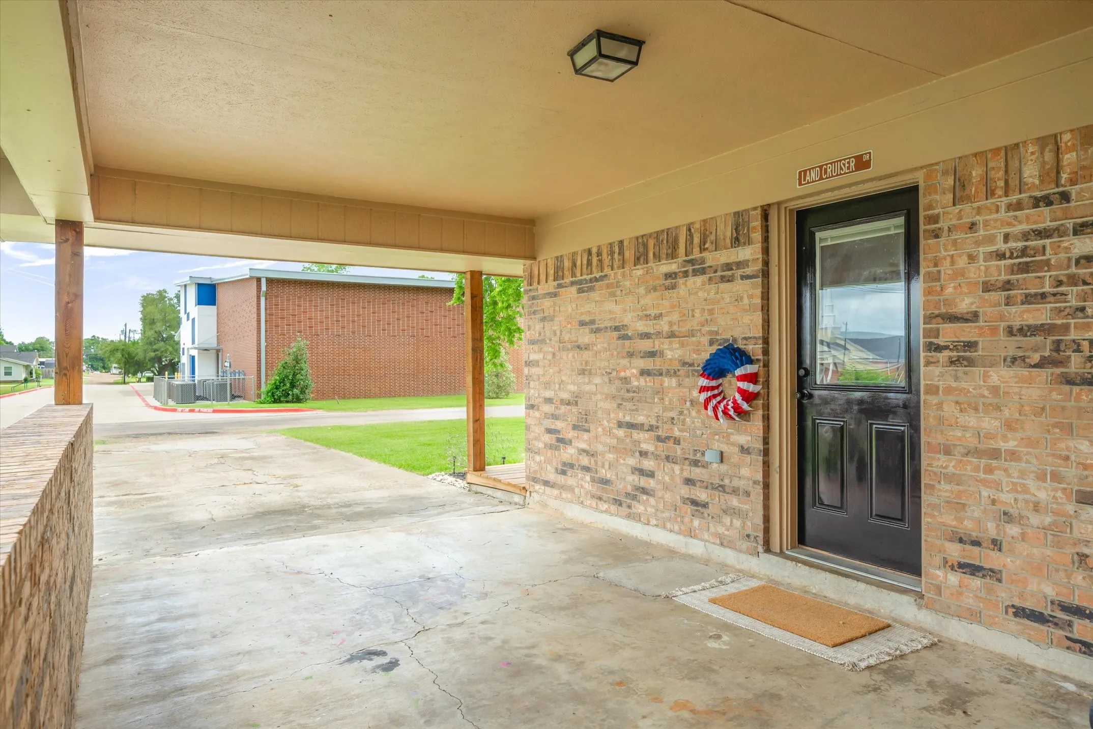 Single Family Residence For Sale in Van Zandt County , 151 W College Street, Canton, Texas 75103, 2 Bedroom, 2 Bathroom, Garage spaces, 1,095 Sqft, built in 1973, mls#21301894, Real Estate Agent in Canton, Homes For Sale in Van Zandt county, Homes For Sale in Canton, Realtor in Canton Texas, Real Estate Brokerage Independent Realty Texas, Luminita Cordes Realtor