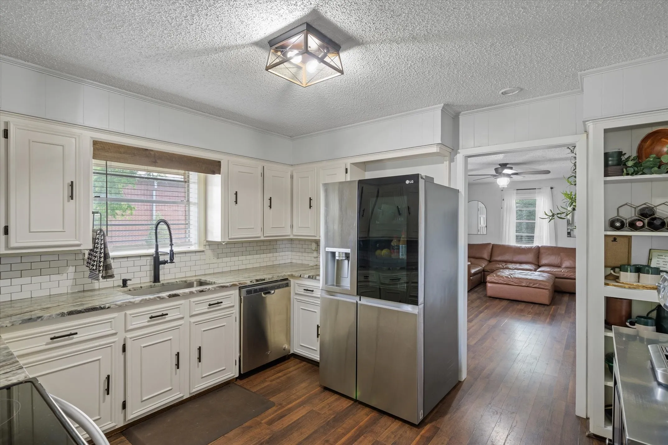 Single Family Residence For Sale in Van Zandt County , 151 W College Street, Canton, Texas 75103, 2 Bedroom, 2 Bathroom, Garage spaces, 1,095 Sqft, built in 1973, mls#21301894, Real Estate Agent in Canton, Homes For Sale in Van Zandt county, Homes For Sale in Canton, Realtor in Canton Texas, Real Estate Brokerage Independent Realty Texas, Luminita Cordes Realtor