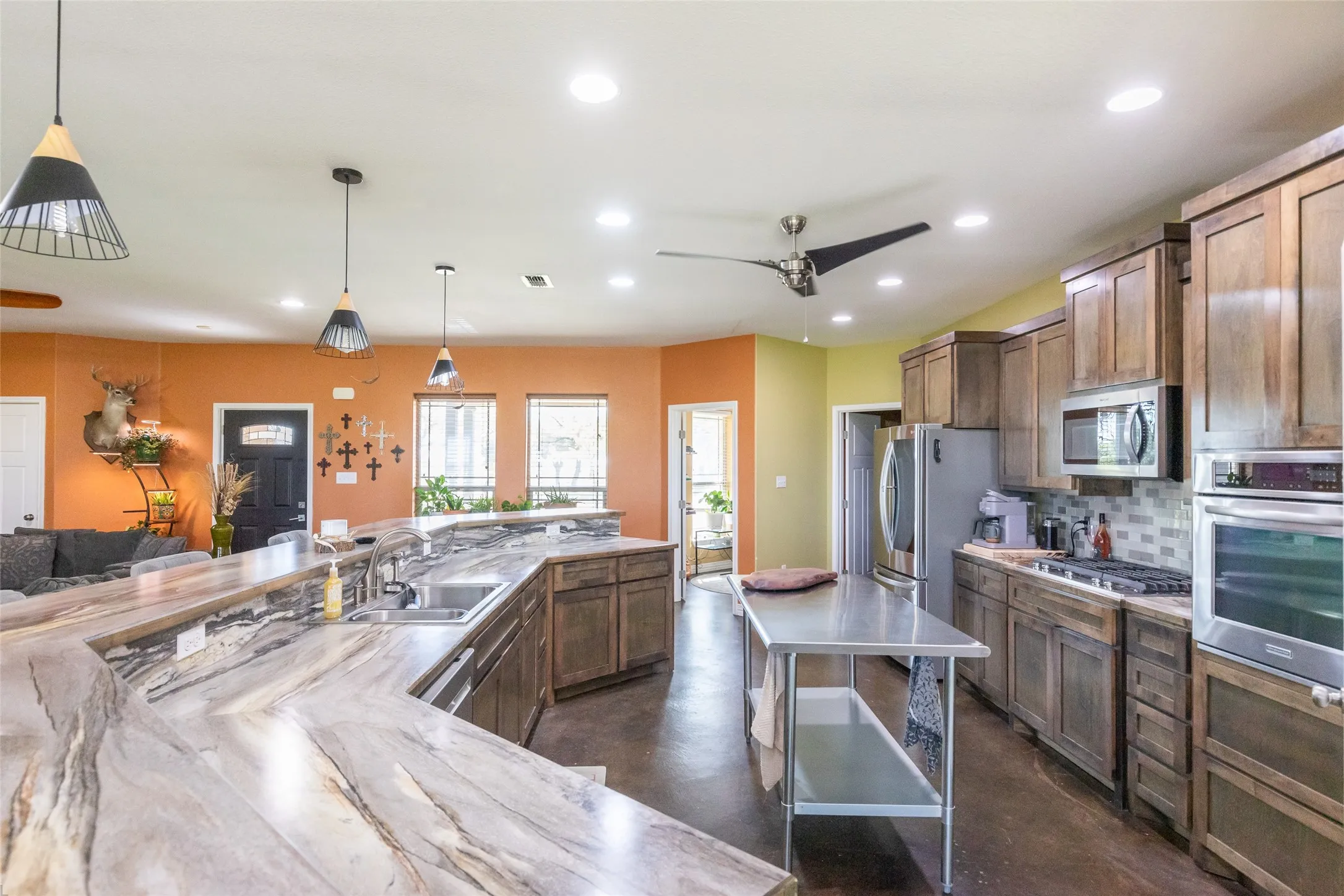 Single Family Residence For Sale in Taylor County , 218 County Road 256, Abilene, Texas 79606, 4 Bedroom, 2 Bathroom, 2 Garage spaces, 2,433 Sqft, built in 2012, mls#21298159, Real Estate Agent in Abilene, Homes For Sale in Taylor county, Homes For Sale in Abilene, Realtor in Abilene Texas, Real Estate Brokerage Independent Realty Texas, Luminita Cordes Realtor