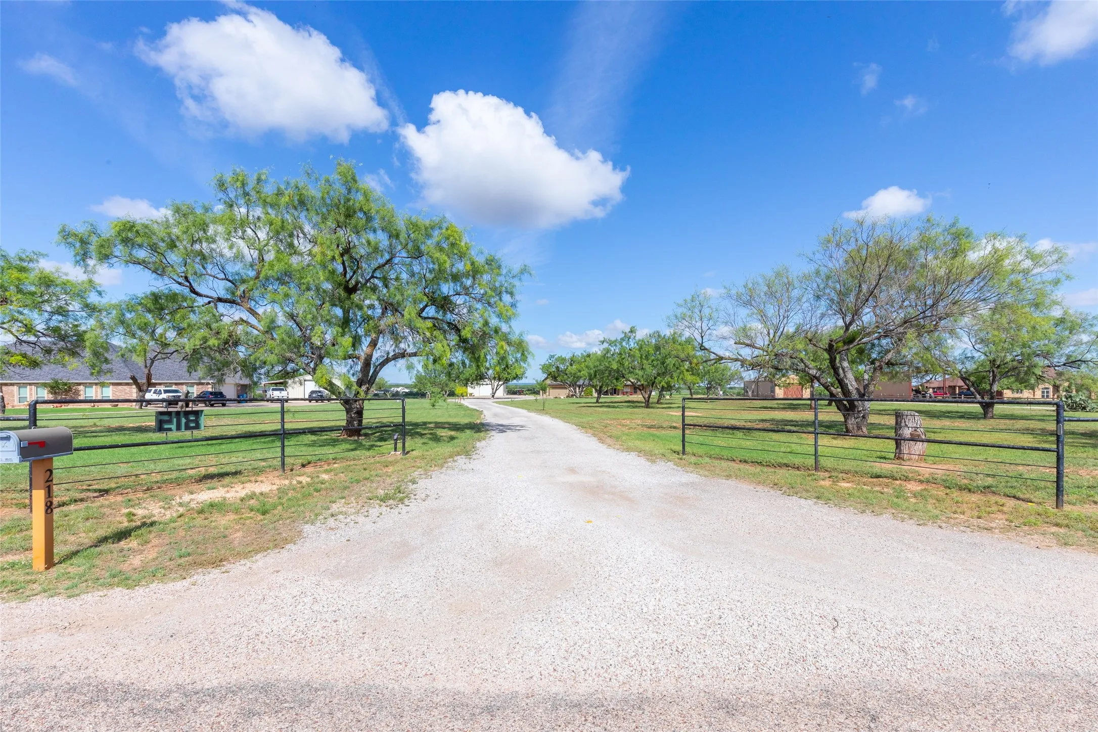 Single Family Residence For Sale in Taylor County , 218 County Road 256, Abilene, Texas 79606, 4 Bedroom, 2 Bathroom, 2 Garage spaces, 2,433 Sqft, built in 2012, mls#21298159, Real Estate Agent in Abilene, Homes For Sale in Taylor county, Homes For Sale in Abilene, Realtor in Abilene Texas, Real Estate Brokerage Independent Realty Texas, Luminita Cordes Realtor