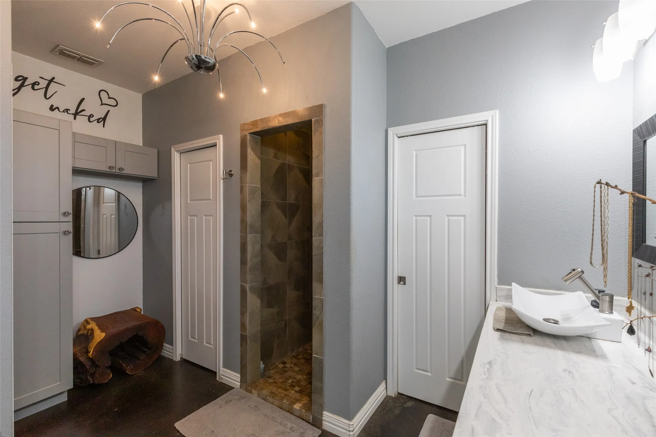 Single Family Residence For Sale in Taylor County , 218 County Road 256, Abilene, Texas 79606, 4 Bedroom, 2 Bathroom, 2 Garage spaces, 2,433 Sqft, built in 2012, mls#21298159, Real Estate Agent in Abilene, Homes For Sale in Taylor county, Homes For Sale in Abilene, Realtor in Abilene Texas, Real Estate Brokerage Independent Realty Texas, Luminita Cordes Realtor