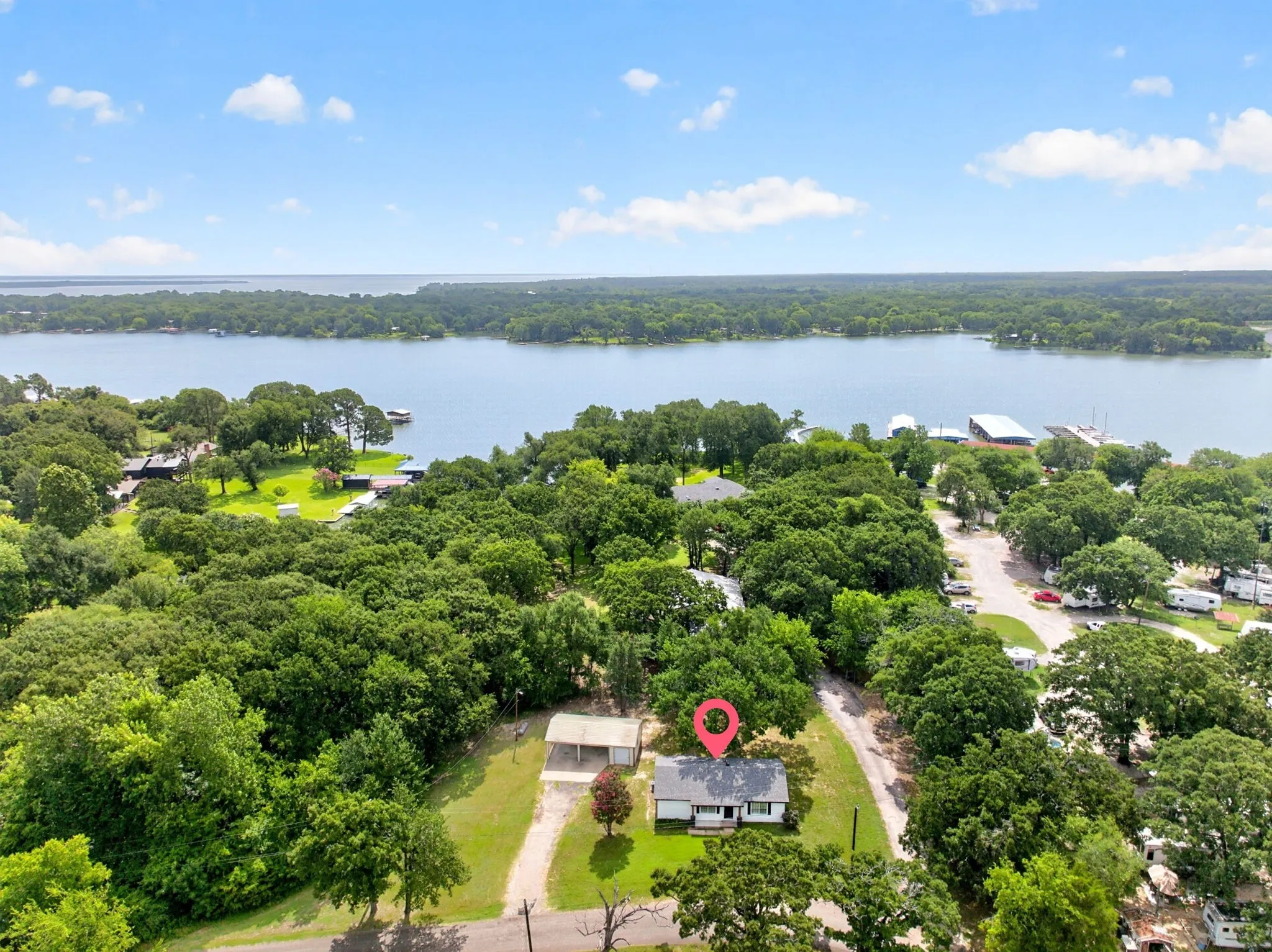 Single Family Residence For Sale in Hunt County , 10302 County Road 3705, Quinlan, Texas 75474, 3 Bedroom, 2 Bathroom, Garage spaces, 1,056 Sqft, built in 1977, mls#21302627, Real Estate Agent in Quinlan, Homes For Sale in Hunt county, Homes For Sale in Quinlan, Realtor in Quinlan Texas, Real Estate Brokerage Independent Realty Texas, Luminita Cordes Realtor