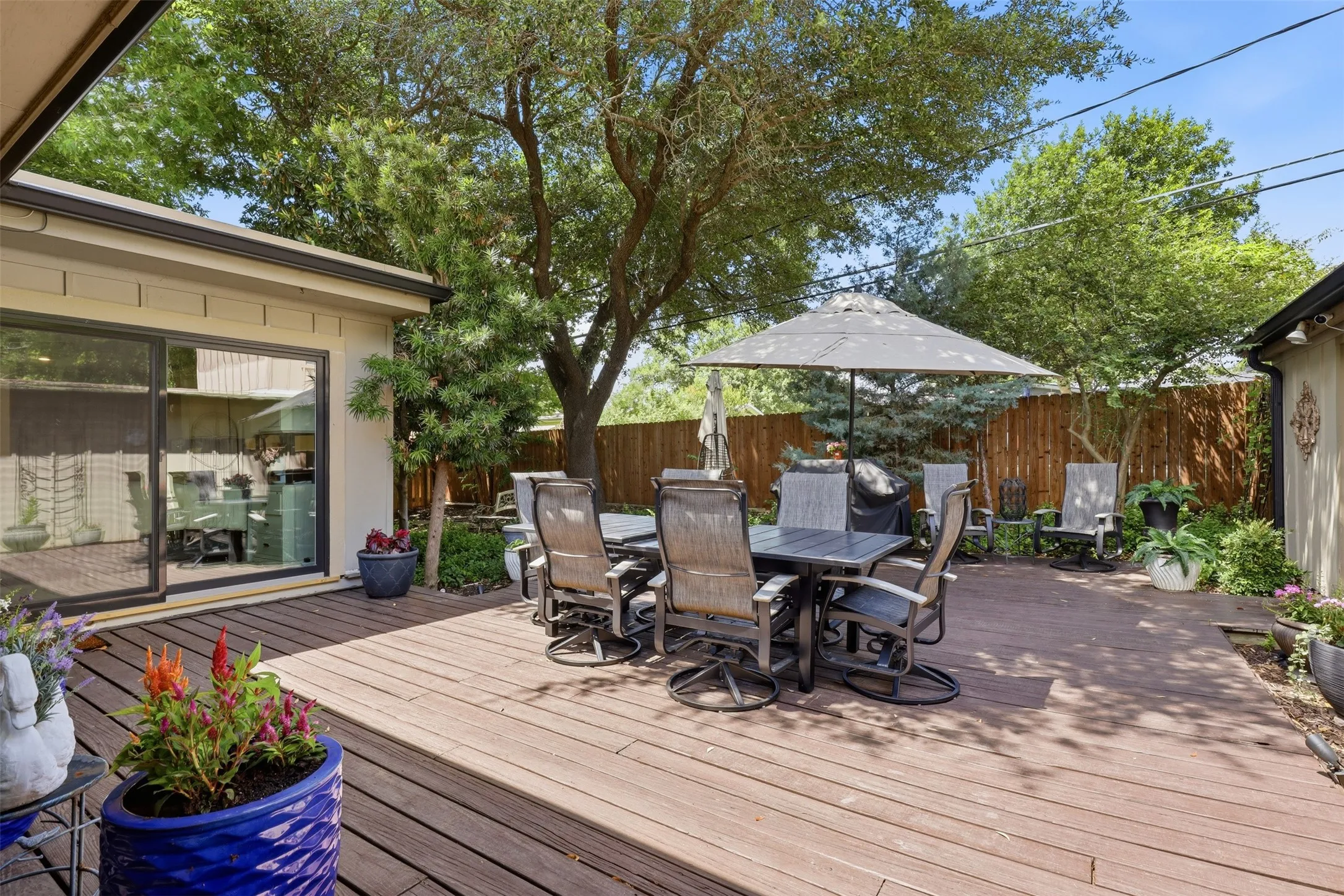 Single Family Residence For Sale in Tarrant County , 4004 Angus Drive, Fort Worth, Texas 76116, 4 Bedroom, 4 Bathroom, 2 Garage spaces, 5,178 Sqft, built in 1960, mls#21302817, Real Estate Agent in Fort Worth, Homes For Sale in Tarrant county, Homes For Sale in Fort Worth, Realtor in Fort Worth Texas, Real Estate Brokerage Independent Realty Texas, Luminita Cordes Realtor