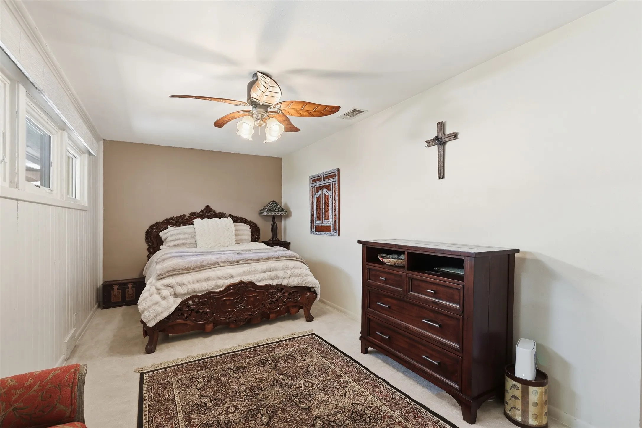 Single Family Residence For Sale in Tarrant County , 4004 Angus Drive, Fort Worth, Texas 76116, 4 Bedroom, 4 Bathroom, 2 Garage spaces, 5,178 Sqft, built in 1960, mls#21302817, Real Estate Agent in Fort Worth, Homes For Sale in Tarrant county, Homes For Sale in Fort Worth, Realtor in Fort Worth Texas, Real Estate Brokerage Independent Realty Texas, Luminita Cordes Realtor