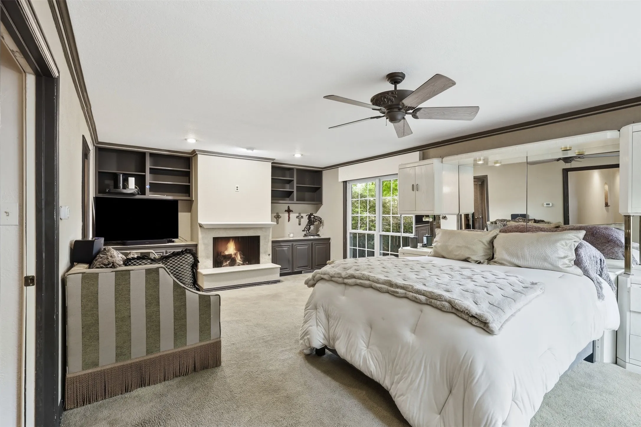 Single Family Residence For Sale in Tarrant County , 4004 Angus Drive, Fort Worth, Texas 76116, 4 Bedroom, 4 Bathroom, 2 Garage spaces, 5,178 Sqft, built in 1960, mls#21302817, Real Estate Agent in Fort Worth, Homes For Sale in Tarrant county, Homes For Sale in Fort Worth, Realtor in Fort Worth Texas, Real Estate Brokerage Independent Realty Texas, Luminita Cordes Realtor