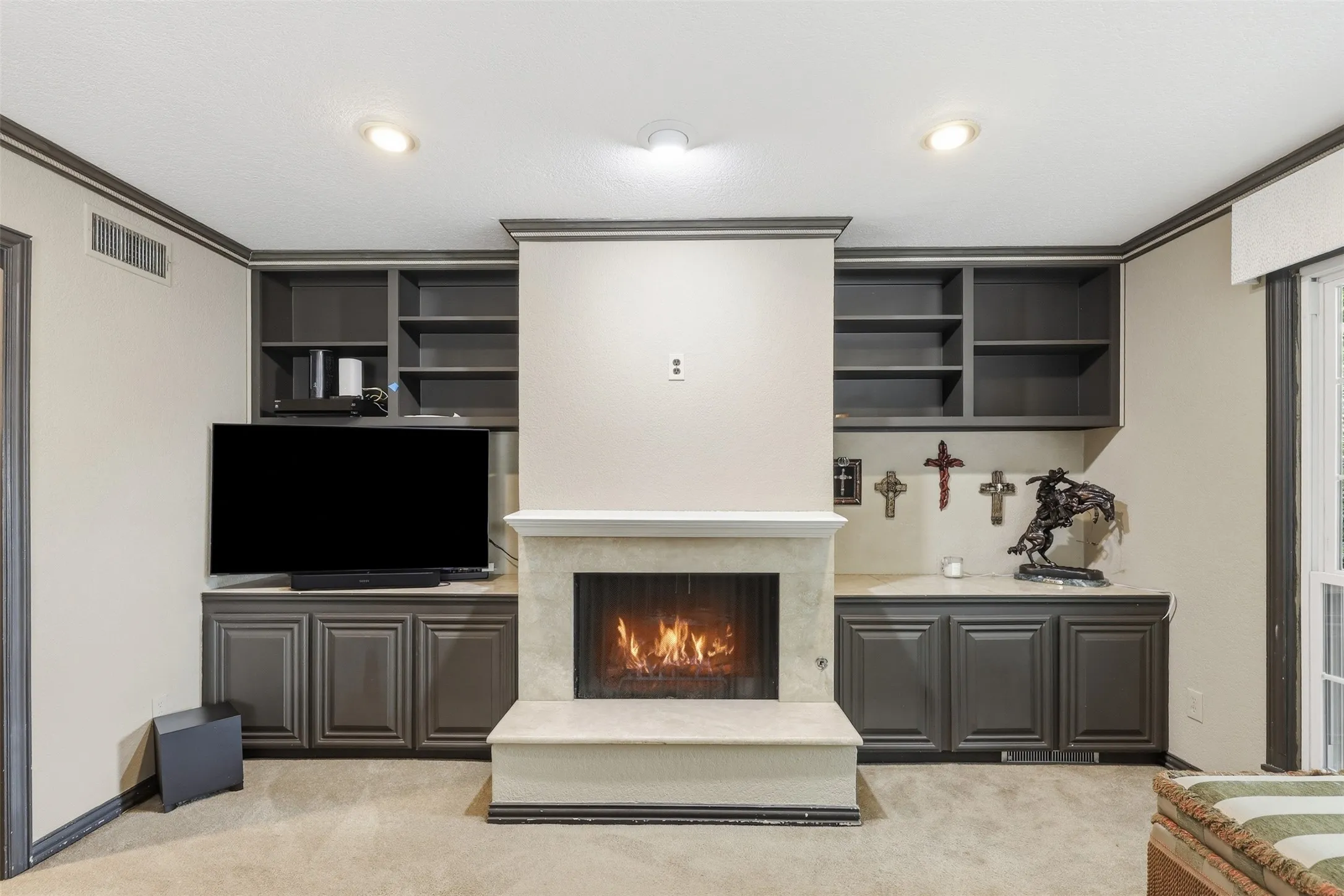 Single Family Residence For Sale in Tarrant County , 4004 Angus Drive, Fort Worth, Texas 76116, 4 Bedroom, 4 Bathroom, 2 Garage spaces, 5,178 Sqft, built in 1960, mls#21302817, Real Estate Agent in Fort Worth, Homes For Sale in Tarrant county, Homes For Sale in Fort Worth, Realtor in Fort Worth Texas, Real Estate Brokerage Independent Realty Texas, Luminita Cordes Realtor