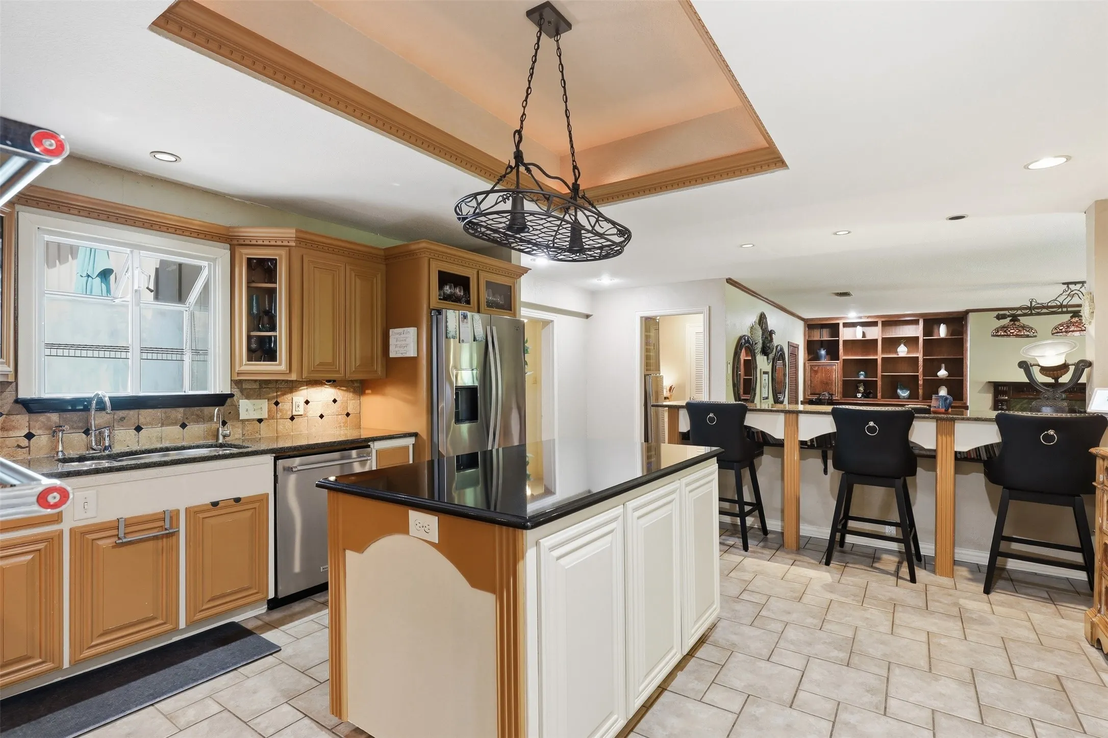 Single Family Residence For Sale in Tarrant County , 4004 Angus Drive, Fort Worth, Texas 76116, 4 Bedroom, 4 Bathroom, 2 Garage spaces, 5,178 Sqft, built in 1960, mls#21302817, Real Estate Agent in Fort Worth, Homes For Sale in Tarrant county, Homes For Sale in Fort Worth, Realtor in Fort Worth Texas, Real Estate Brokerage Independent Realty Texas, Luminita Cordes Realtor