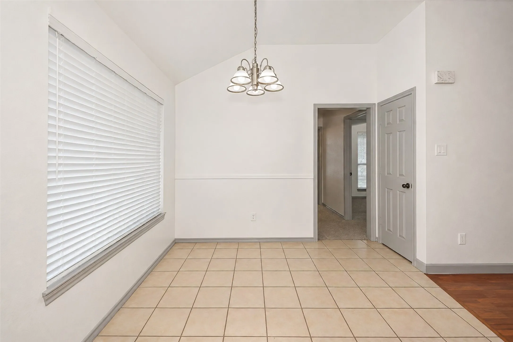 Single Family Residence For Sale in Wise County , 501 Brookfield Drive, Boyd, Texas 76023, 3 Bedroom, 2 Bathroom, 2 Garage spaces, 1,388 Sqft, built in 2002, mls#21302830, Real Estate Agent in Boyd, Homes For Sale in Wise county, Homes For Sale in Boyd, Realtor in Boyd Texas, Real Estate Brokerage Independent Realty Texas, Luminita Cordes Realtor
