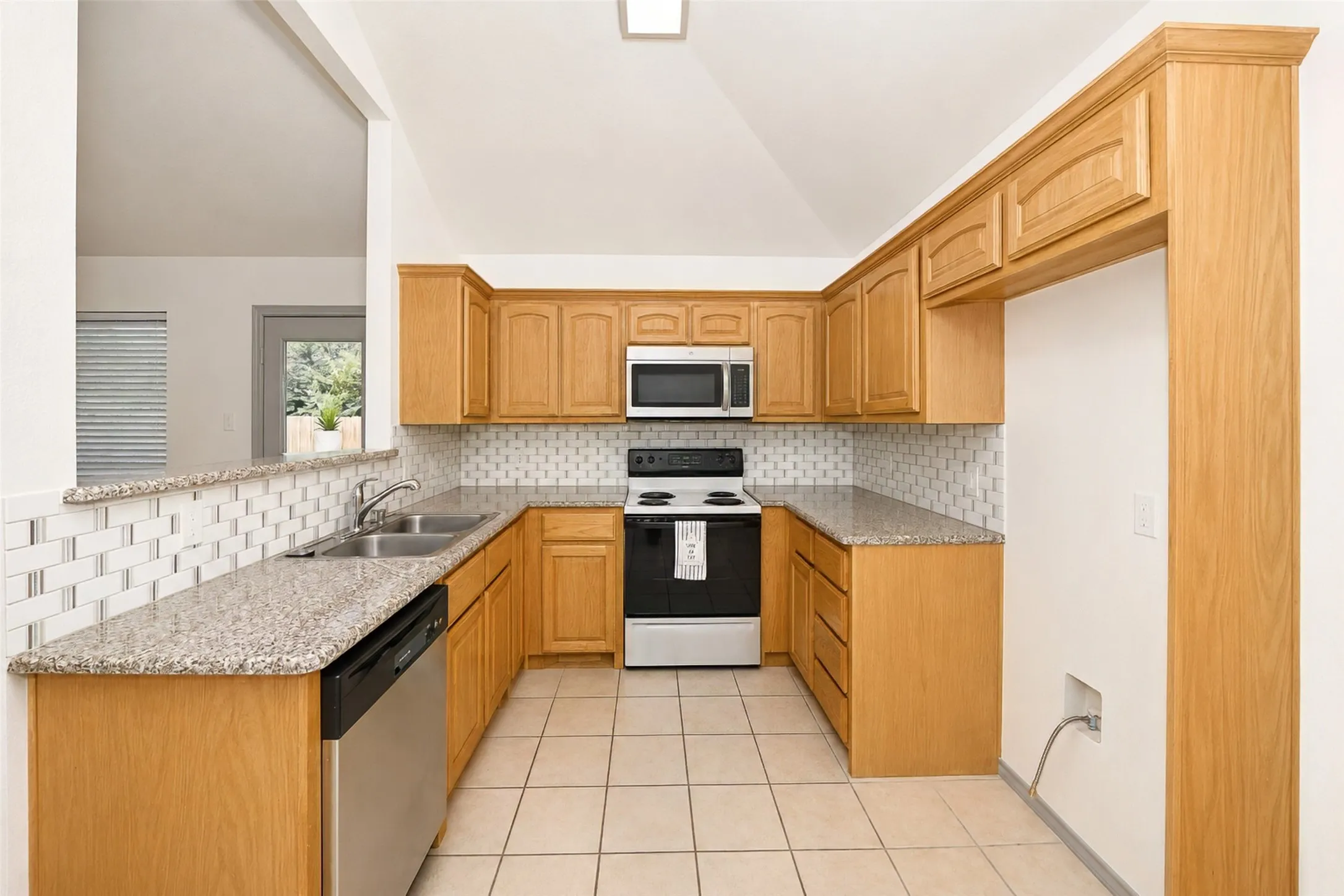 Single Family Residence For Sale in Wise County , 501 Brookfield Drive, Boyd, Texas 76023, 3 Bedroom, 2 Bathroom, 2 Garage spaces, 1,388 Sqft, built in 2002, mls#21302830, Real Estate Agent in Boyd, Homes For Sale in Wise county, Homes For Sale in Boyd, Realtor in Boyd Texas, Real Estate Brokerage Independent Realty Texas, Luminita Cordes Realtor