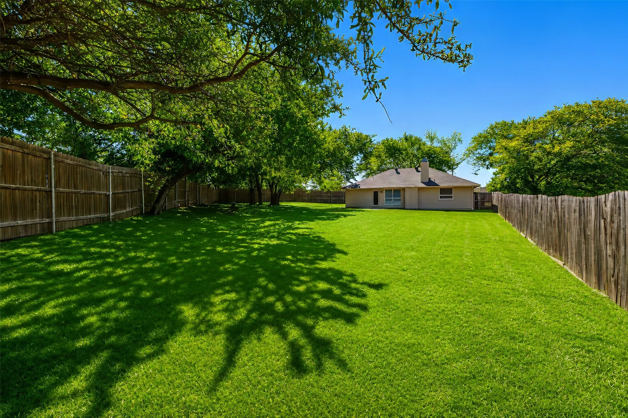 Single Family Residence For Sale in Wise County , 501 Brookfield Drive, Boyd, Texas 76023, 3 Bedroom, 2 Bathroom, 2 Garage spaces, 1,388 Sqft, built in 2002, mls#21302830, Real Estate Agent in Boyd, Homes For Sale in Wise county, Homes For Sale in Boyd, Realtor in Boyd Texas, Real Estate Brokerage Independent Realty Texas, Luminita Cordes Realtor