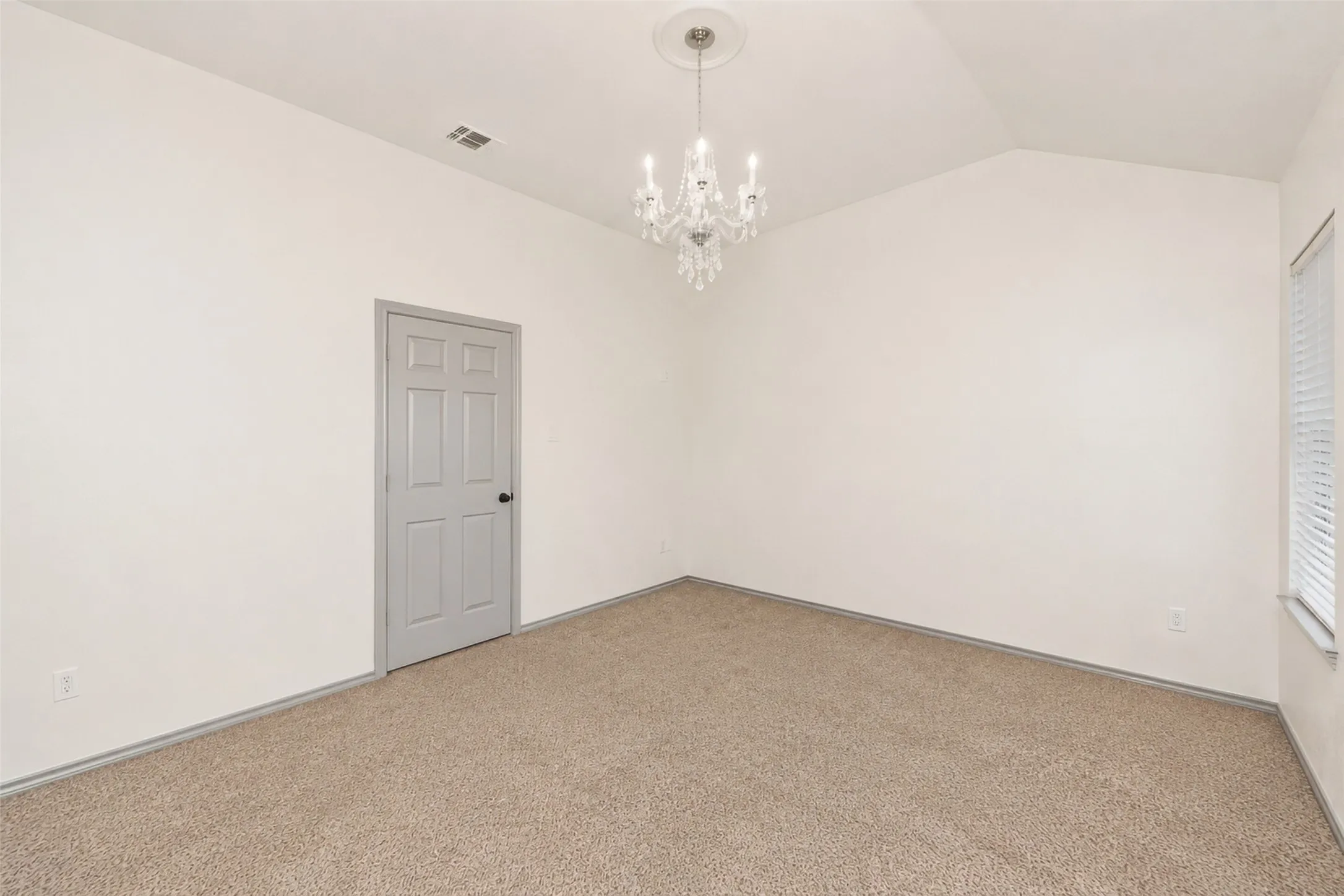 Single Family Residence For Sale in Wise County , 501 Brookfield Drive, Boyd, Texas 76023, 3 Bedroom, 2 Bathroom, 2 Garage spaces, 1,388 Sqft, built in 2002, mls#21302830, Real Estate Agent in Boyd, Homes For Sale in Wise county, Homes For Sale in Boyd, Realtor in Boyd Texas, Real Estate Brokerage Independent Realty Texas, Luminita Cordes Realtor